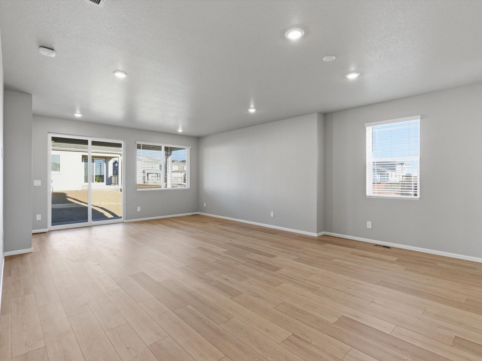 DEN_Buffalo-Highlands_Byers_Living-Area_D_8906-Rifle-St