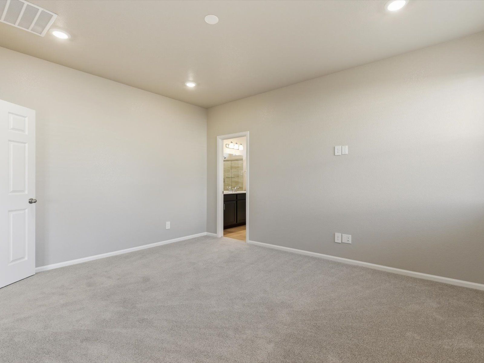 DEN_Buffalo-Highlands_Byers_Bedroom_D_8906-Rifle-St