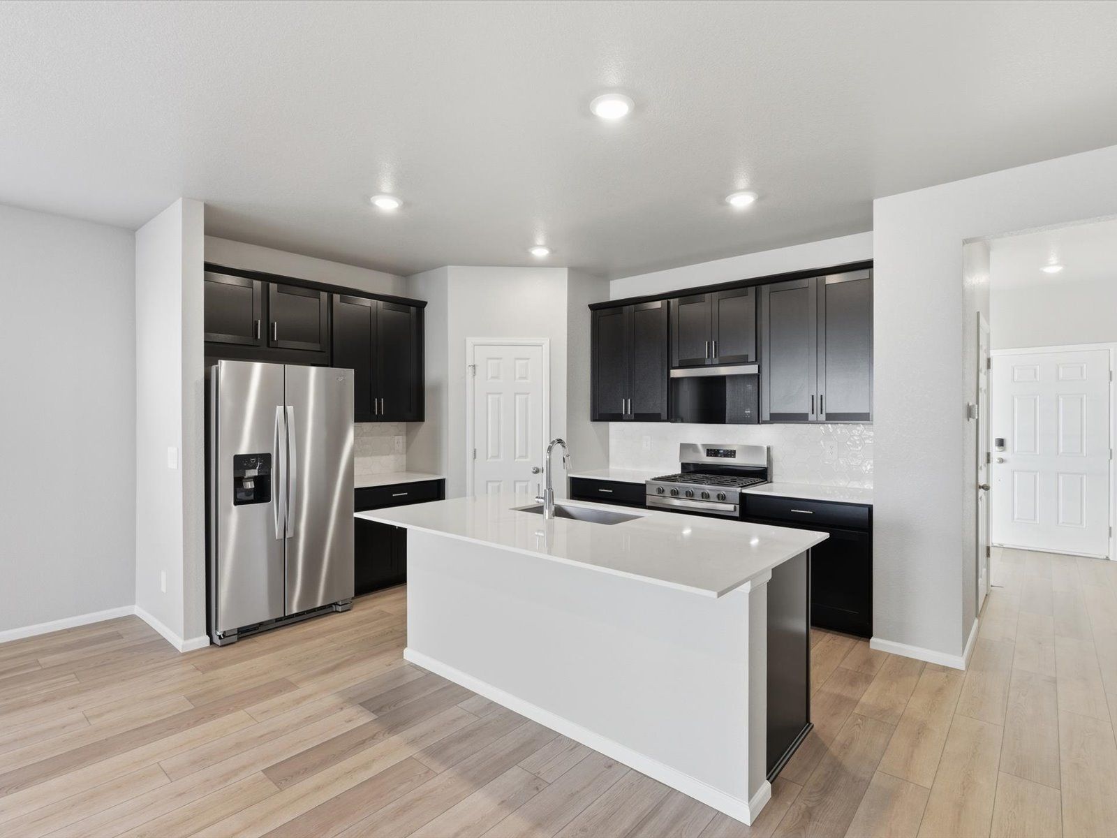 DEN_Buffalo-Highlands_Byers_Kitchen-Island_D_8906-Rifle-St