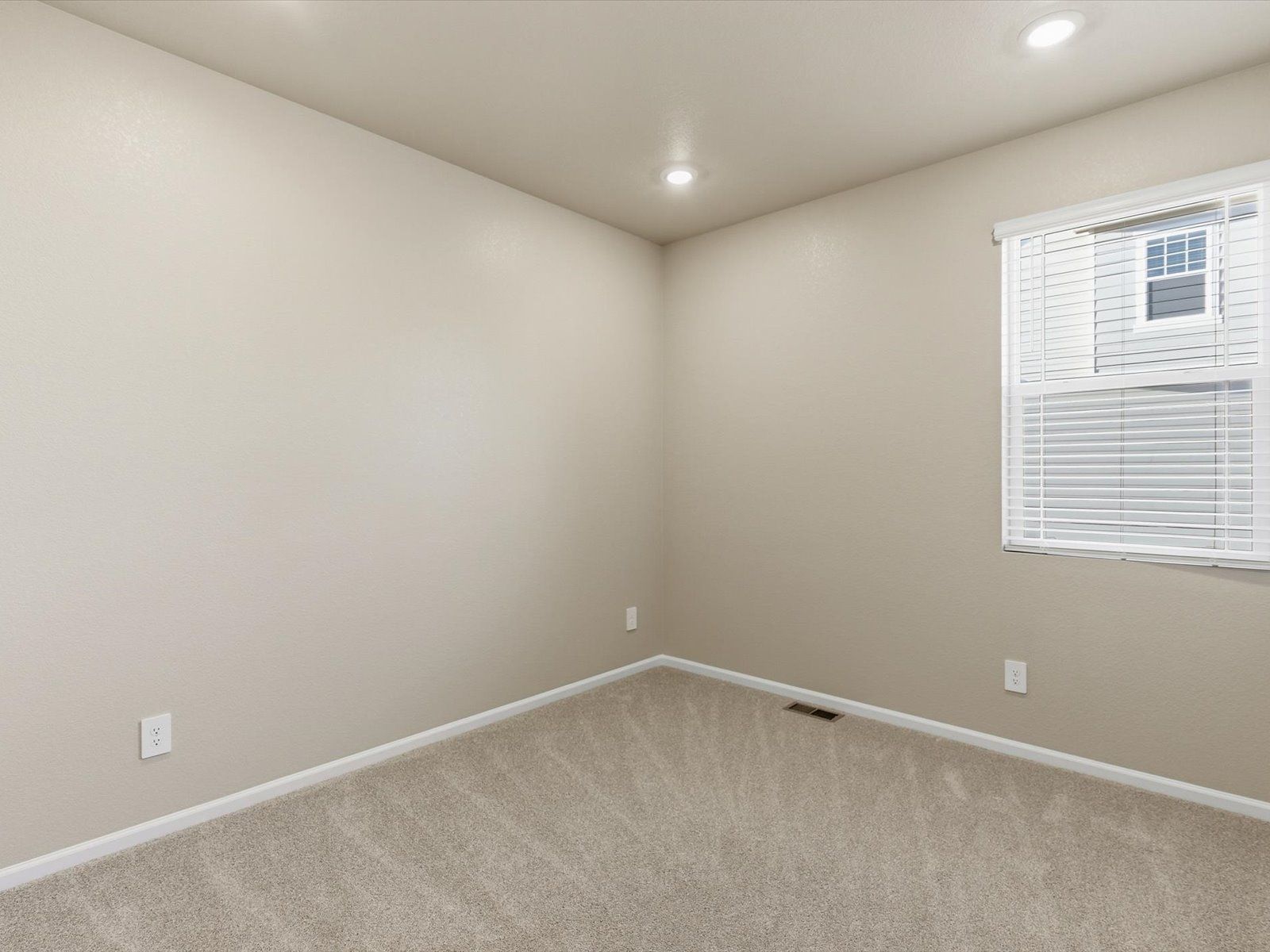 DEN_Buffalo-Highlands_Byers_Bedroom_D_8906-Rifle-St