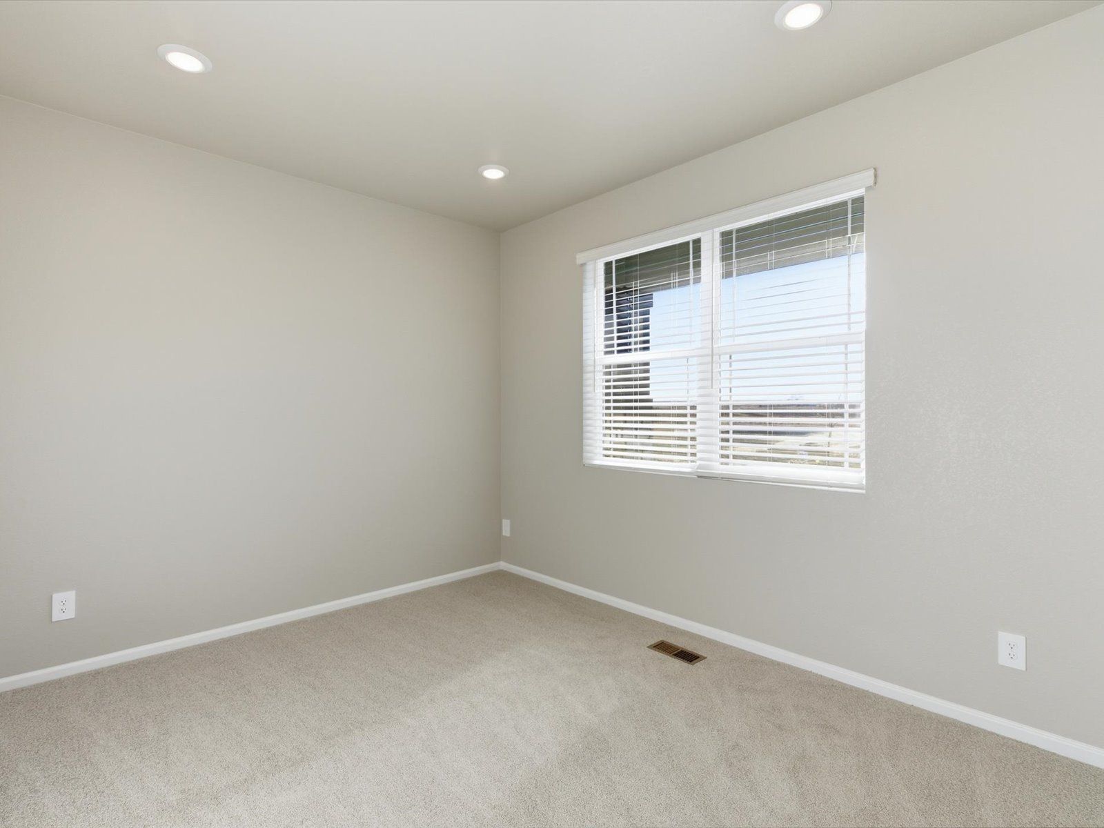 DEN_Buffalo-Highlands_Byers_Bedroom_D_8906-Rifle-St