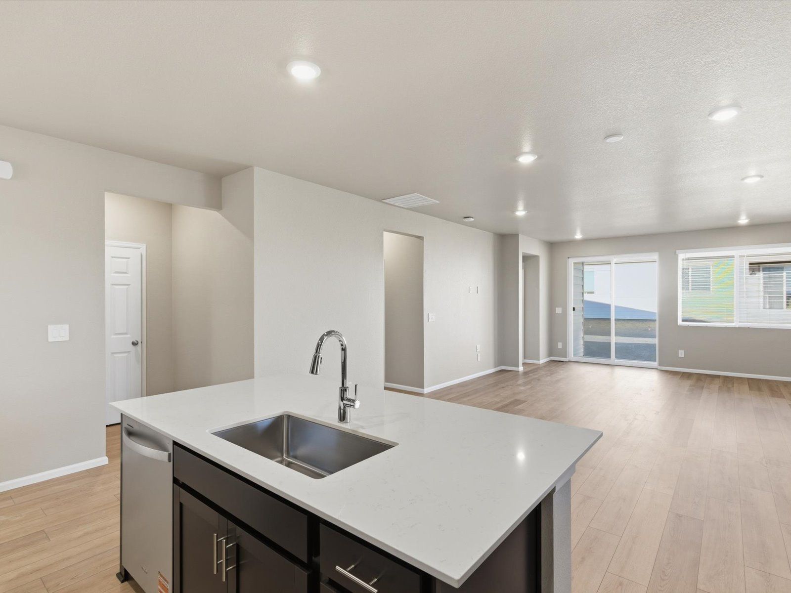 DEN_Buffalo-Highlands_Byers_Kitchen-Island_D_8906-Rifle-St