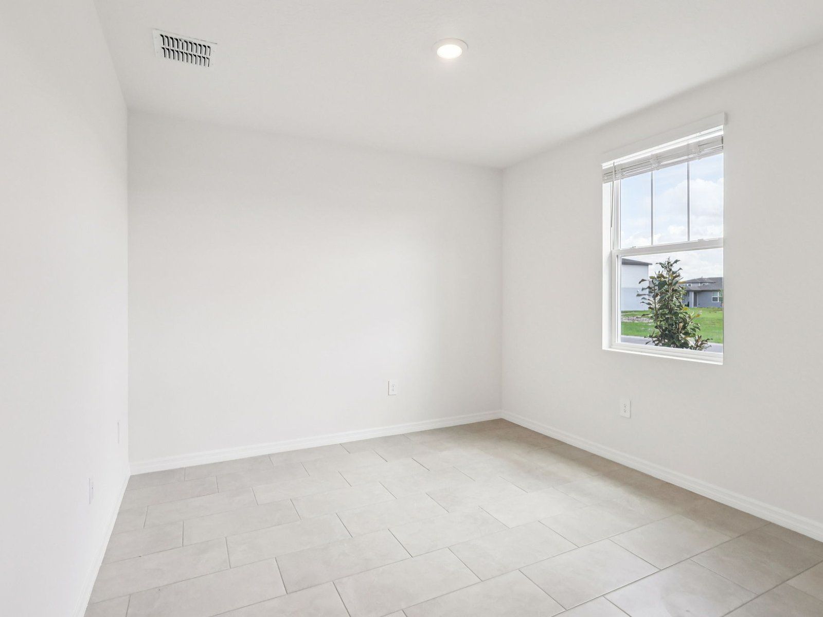 Secondary bedroom