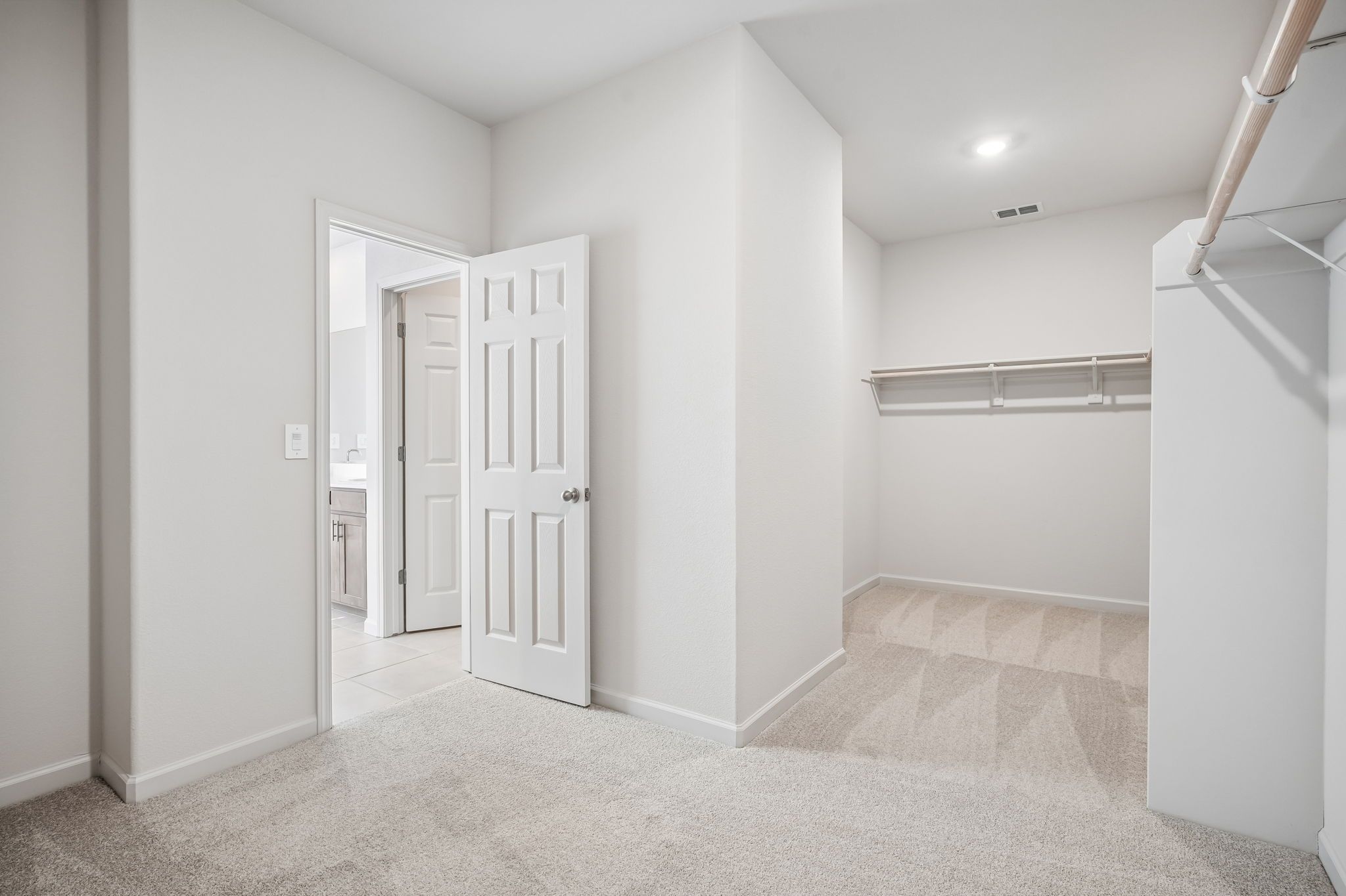 Walk-in Closet