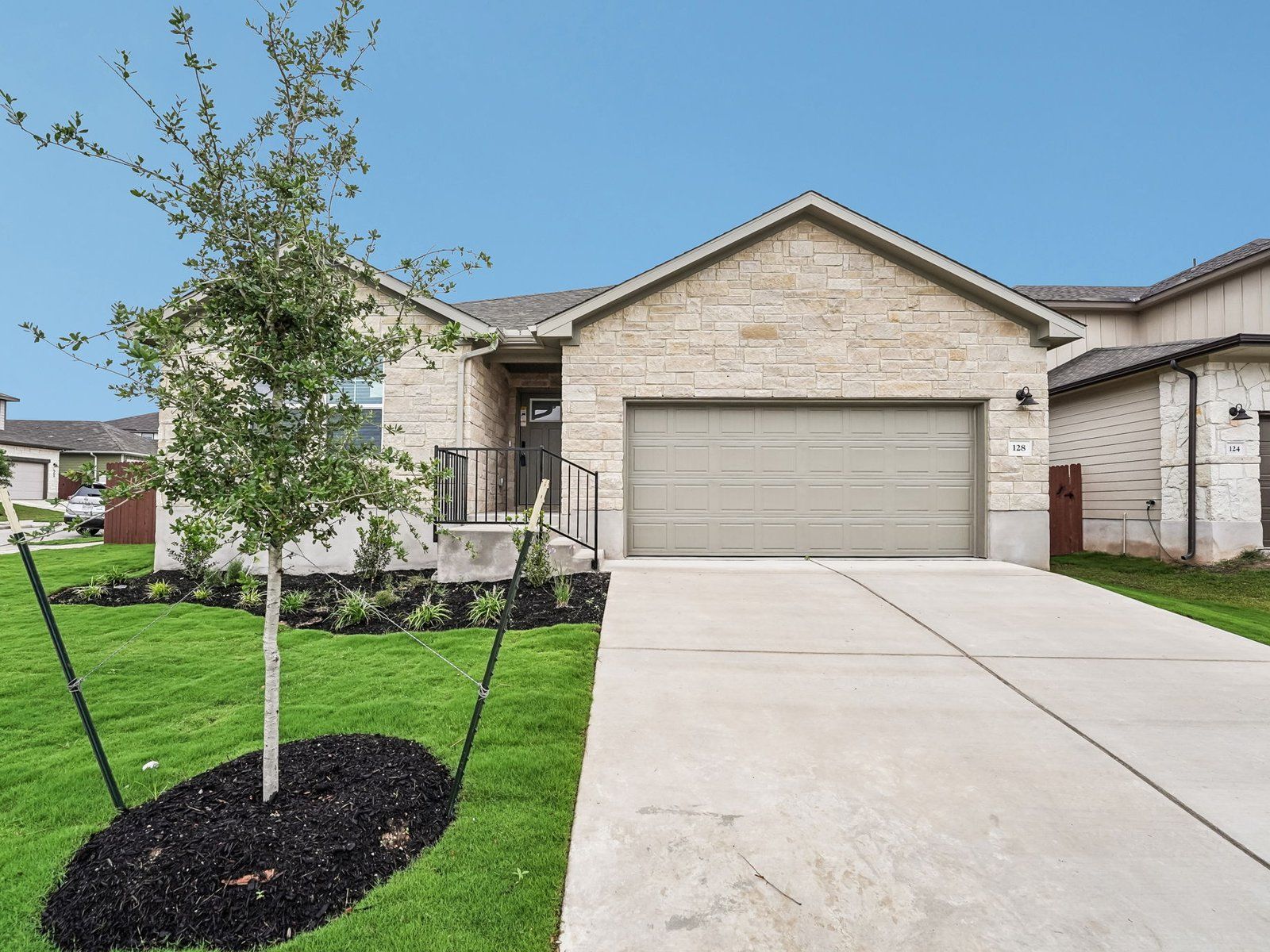 The Henderson (C404) - Butler Farms - Boulevard Collection: Liberty Hill, Texas - Meritage Homes