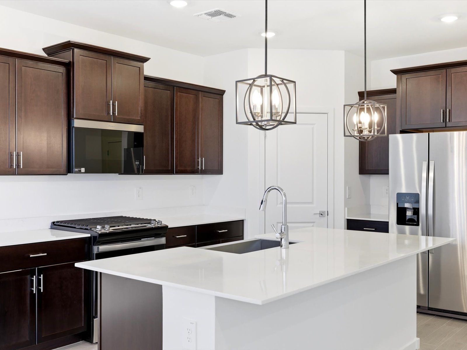 PHX_Bella-Vista-Farms_Holly_Kitchen_C_32984-N-Vineyard-Ave
