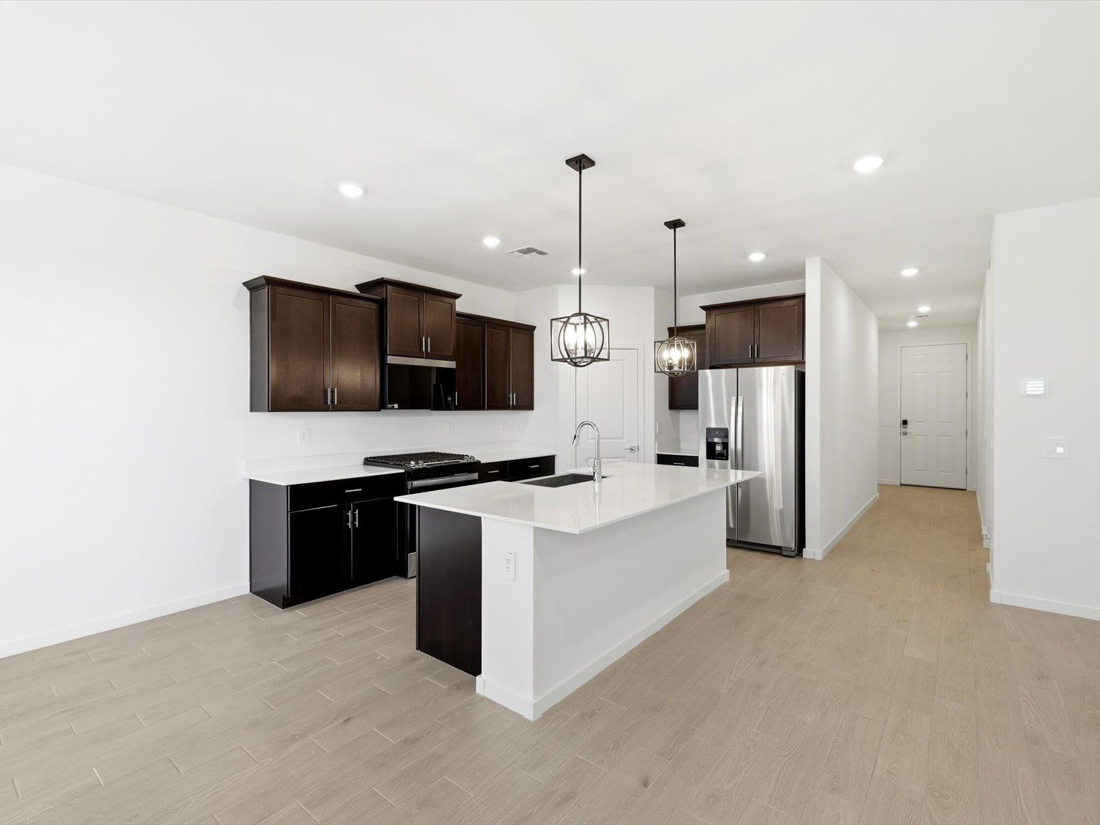 PHX_Bella-Vista-Farms_Holly_Kitchen_C_32984-N-Vineyard-Ave