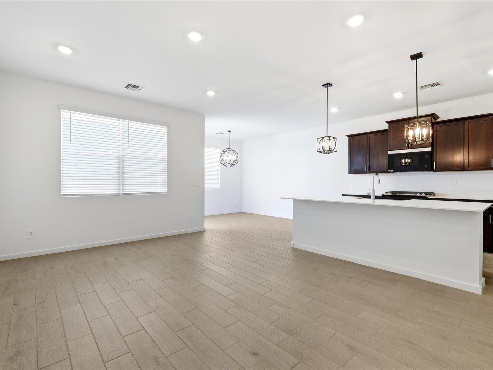 PHX_Bella-Vista-Farms_Holly_Kitchen_C_32984-N-Vineyard-Ave
