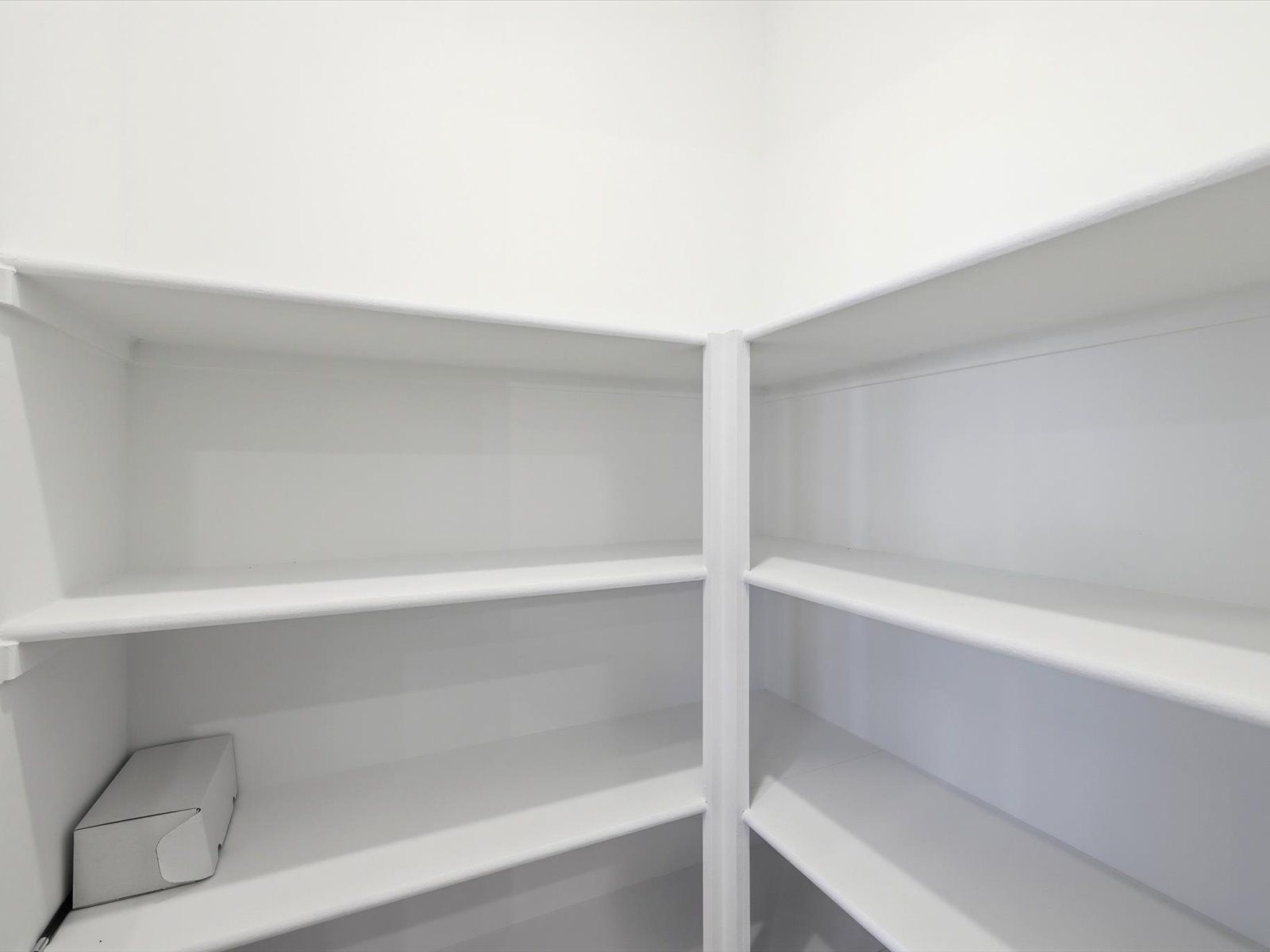 PHX_Bella-Vista-Farms_Holly_Storage_C_32984-N-Vineyard-Ave