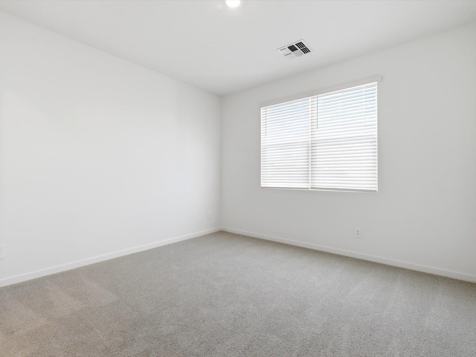 PHX_Bella-Vista-Farms_Holly_Bedroom_C_32984-N-Vineyard-Ave