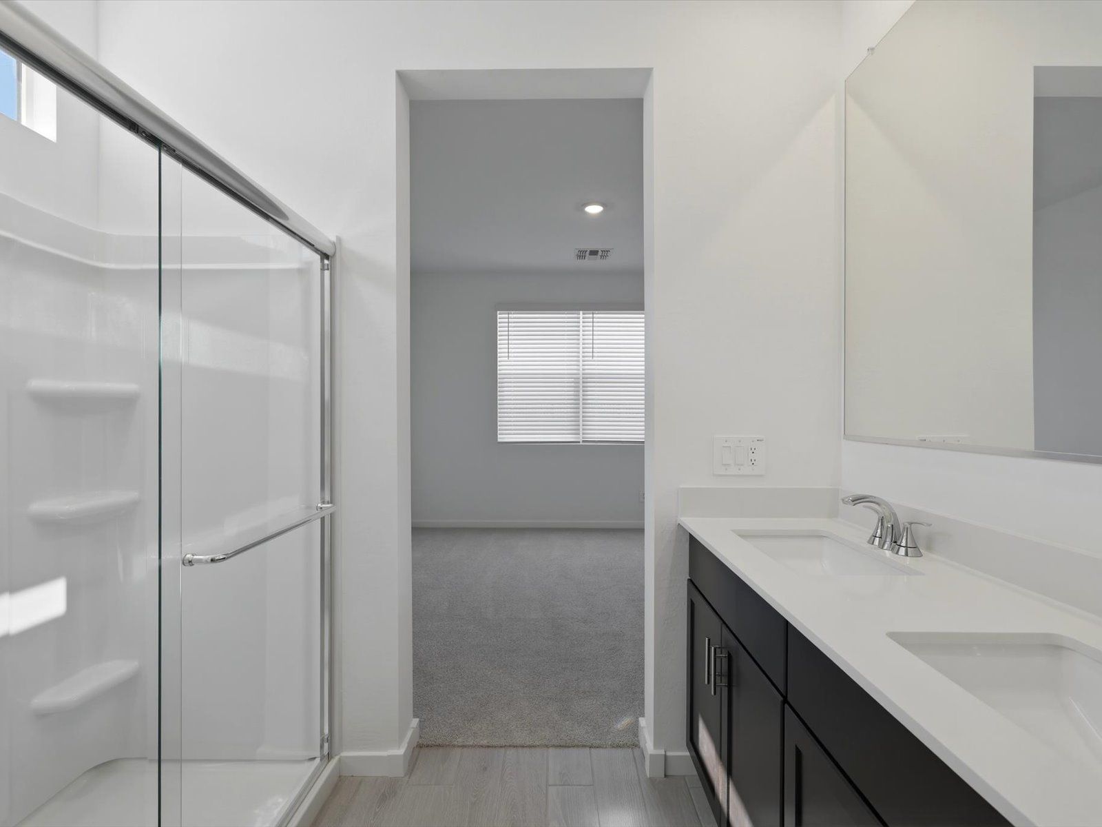 PHX_Bella-Vista-Farms_Holly_Bathroom_C_32984-N-Vineyard-Ave