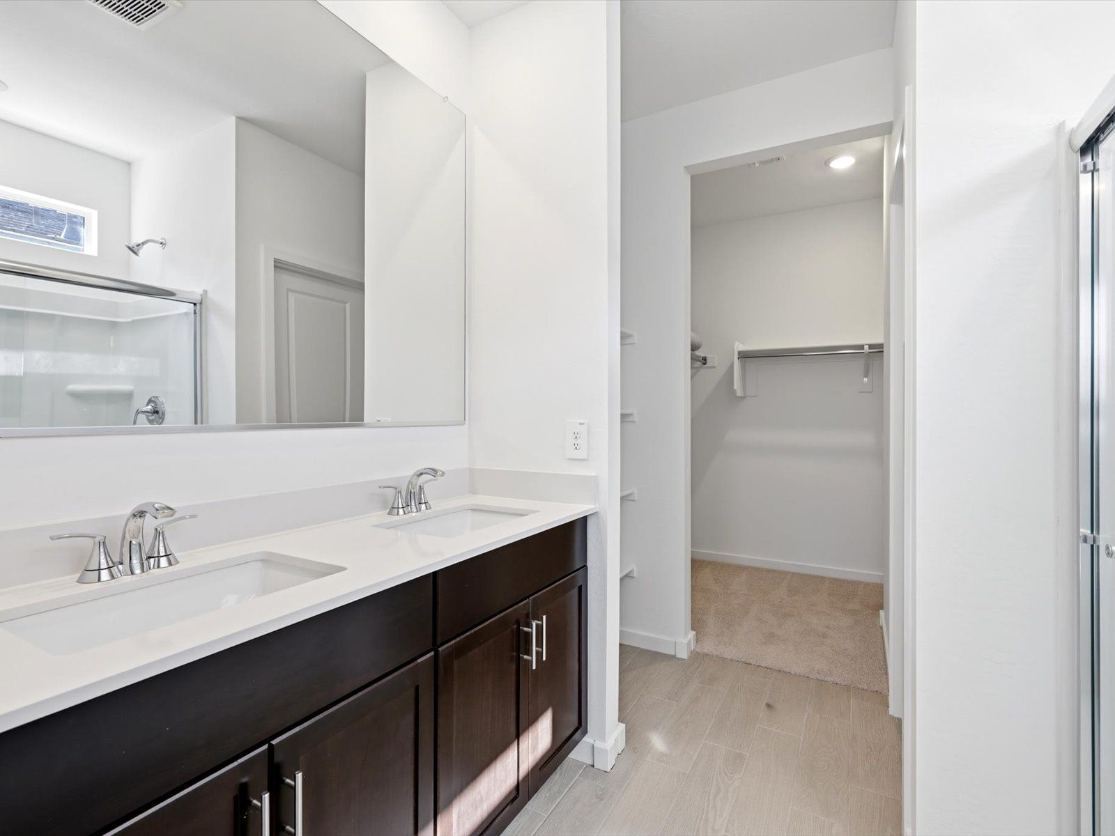 PHX_Bella-Vista-Farms_Holly_Bathroom_C_32984-N-Vineyard-Ave