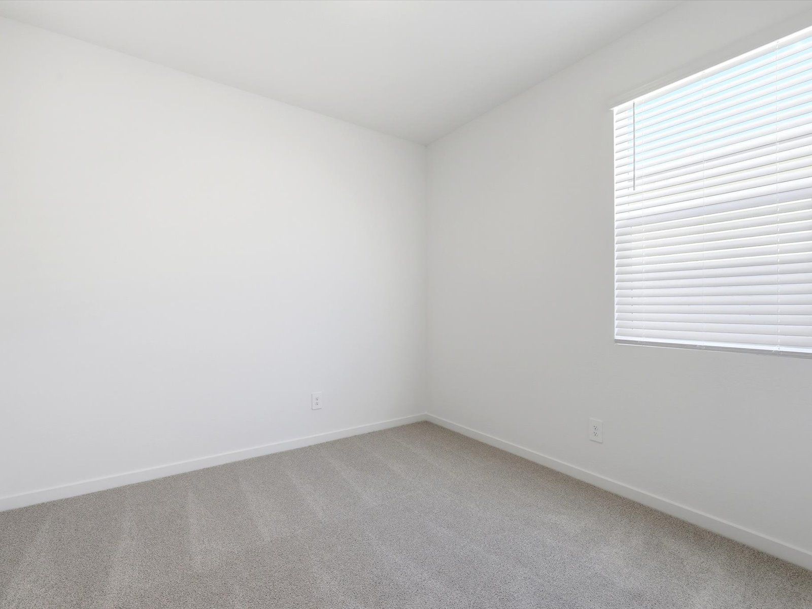 PHX_Bella-Vista-Farms_Holly_Bedroom_C_32984-N-Vineyard-Ave