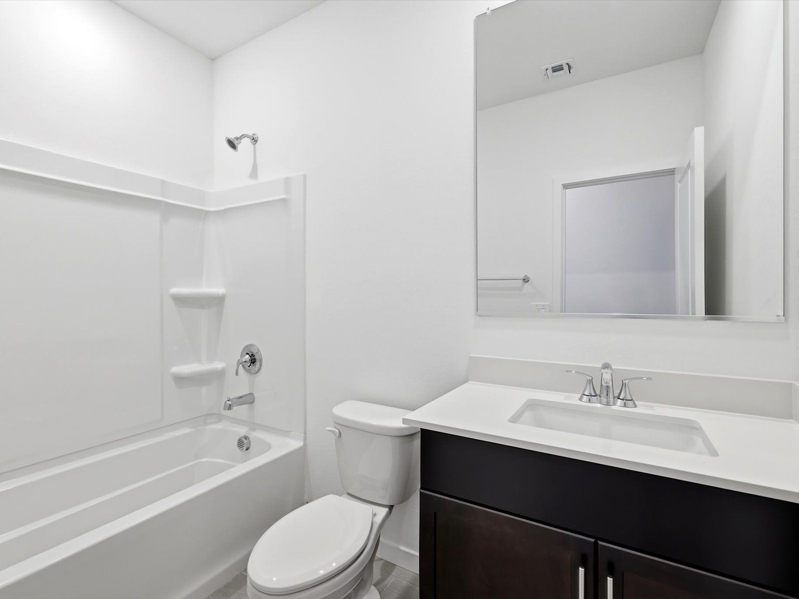 PHX_Bella-Vista-Farms_Holly_Bathroom_C_32984-N-Vineyard-Ave