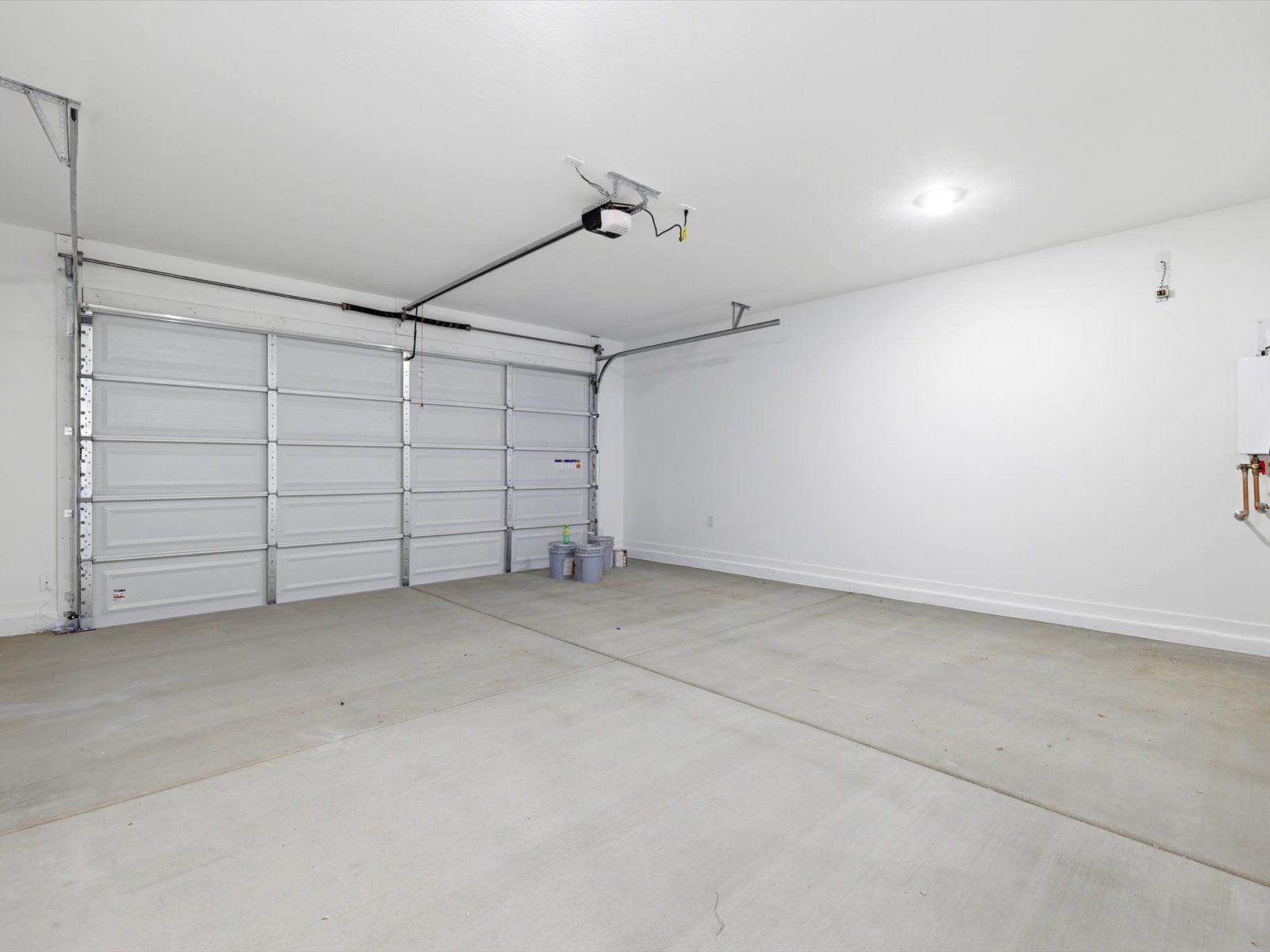 PHX_Bella-Vista-Farms_Holly_Garage_C_32984-N-Vineyard-Ave