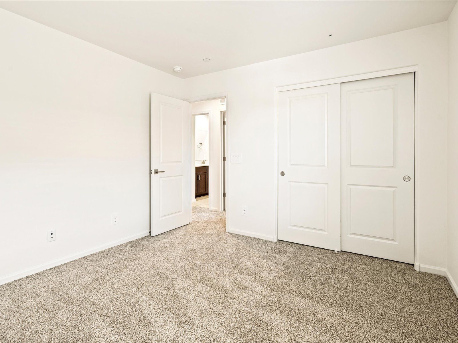 Welcome to the 2960 floorplan.