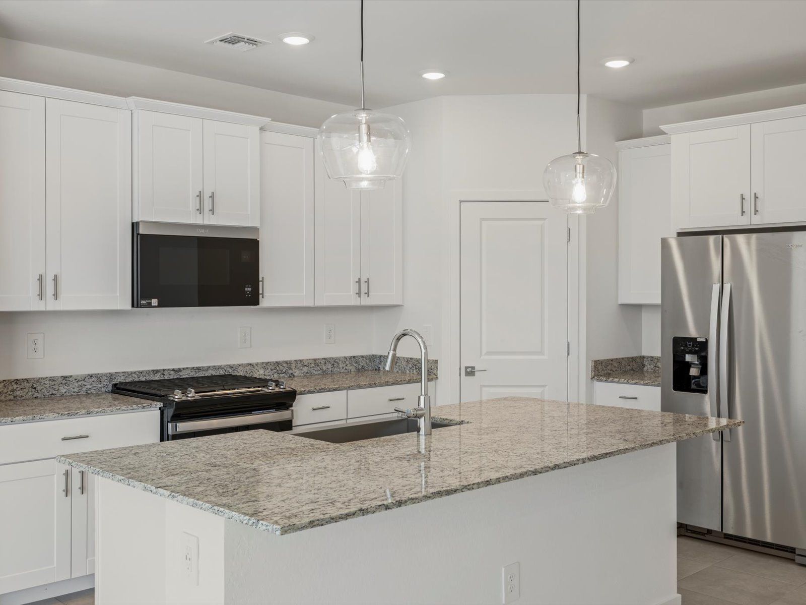 PHX_Rancho-Mirage_Mason_Kitchen_D_37071-Vera-Cruz-Dr