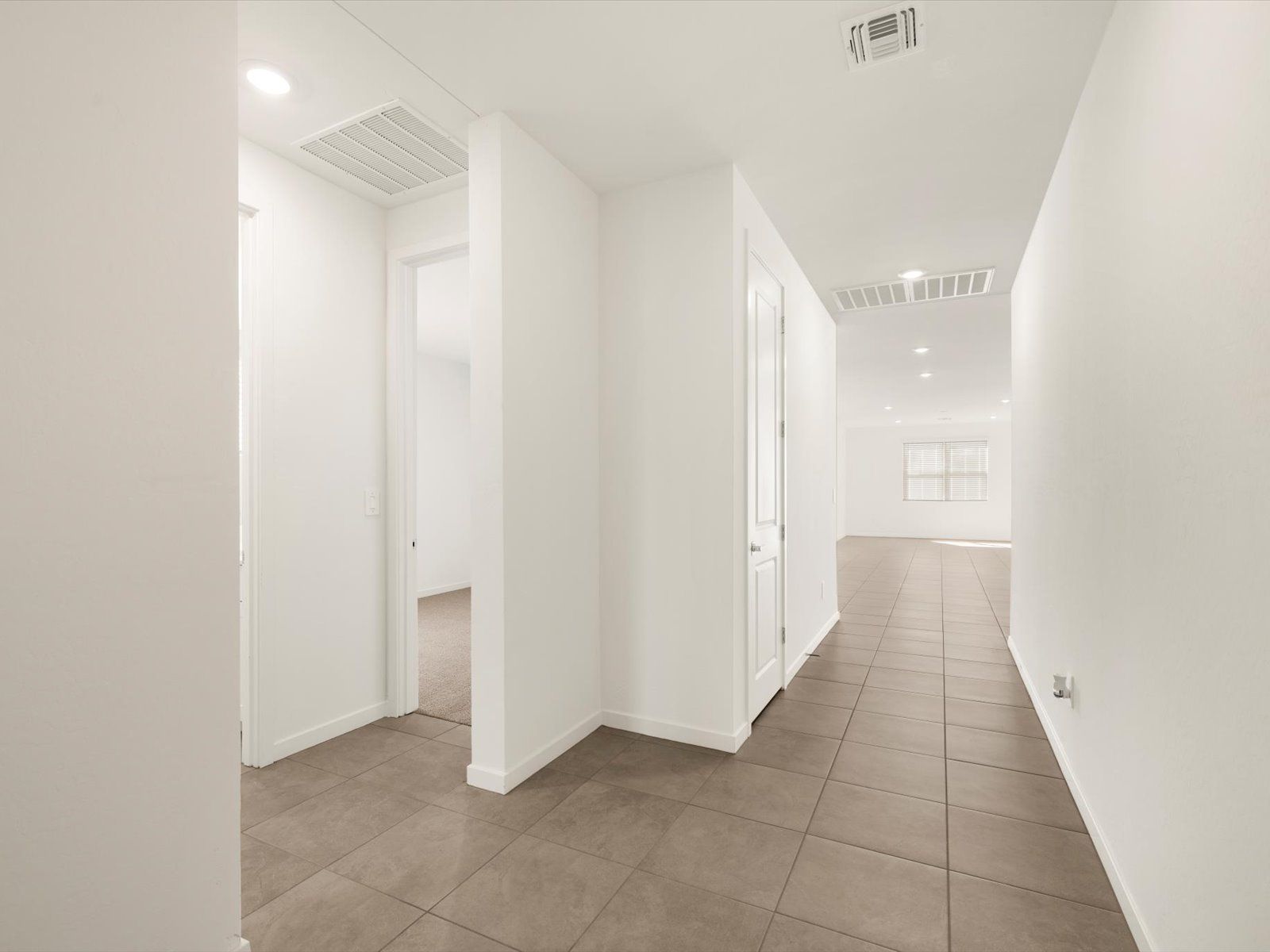 PHX_Rancho-Mirage_Sawyer_Hallway_D_37469-W-San-Sisto-Ave