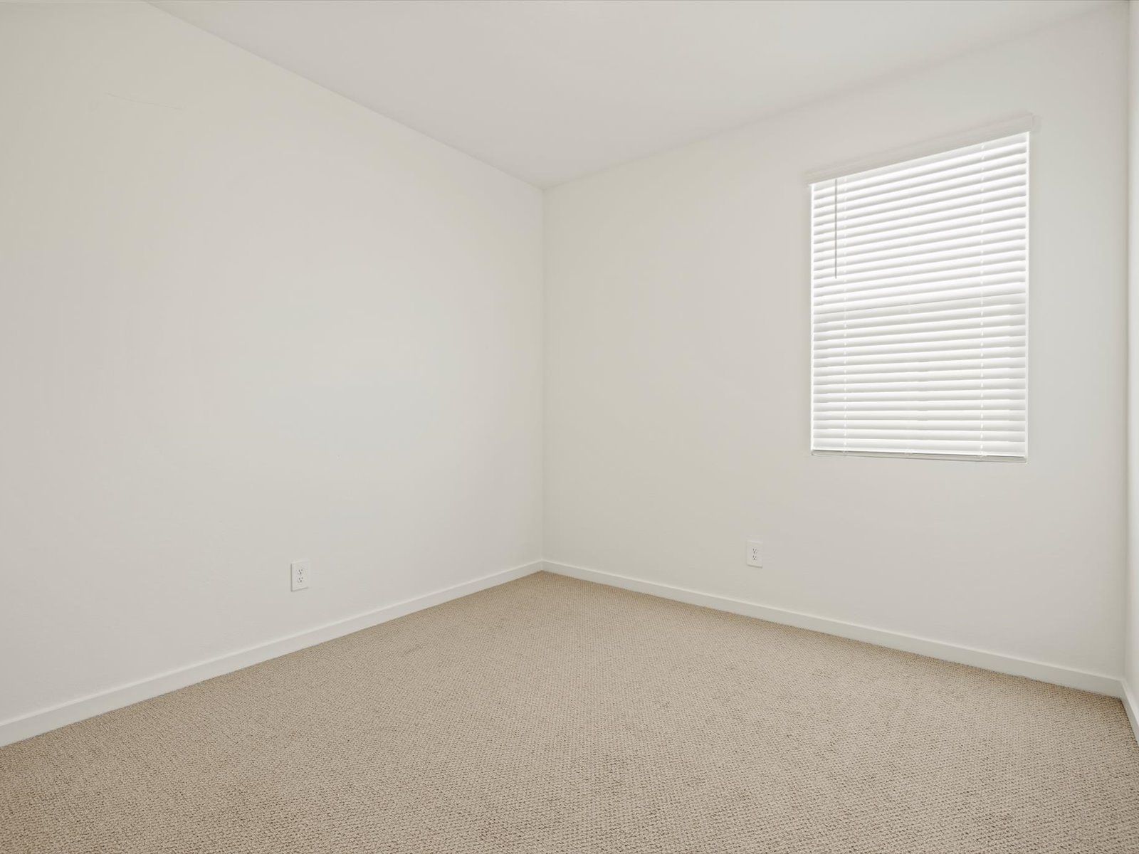 PHX_Paloma-Creek_Bedroom_15985-W-Desert-Spoon-Dr