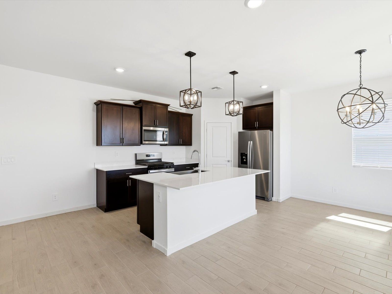 Enzo - Silva Farms - Classic Series: Goodyear, Arizona - Meritage Homes