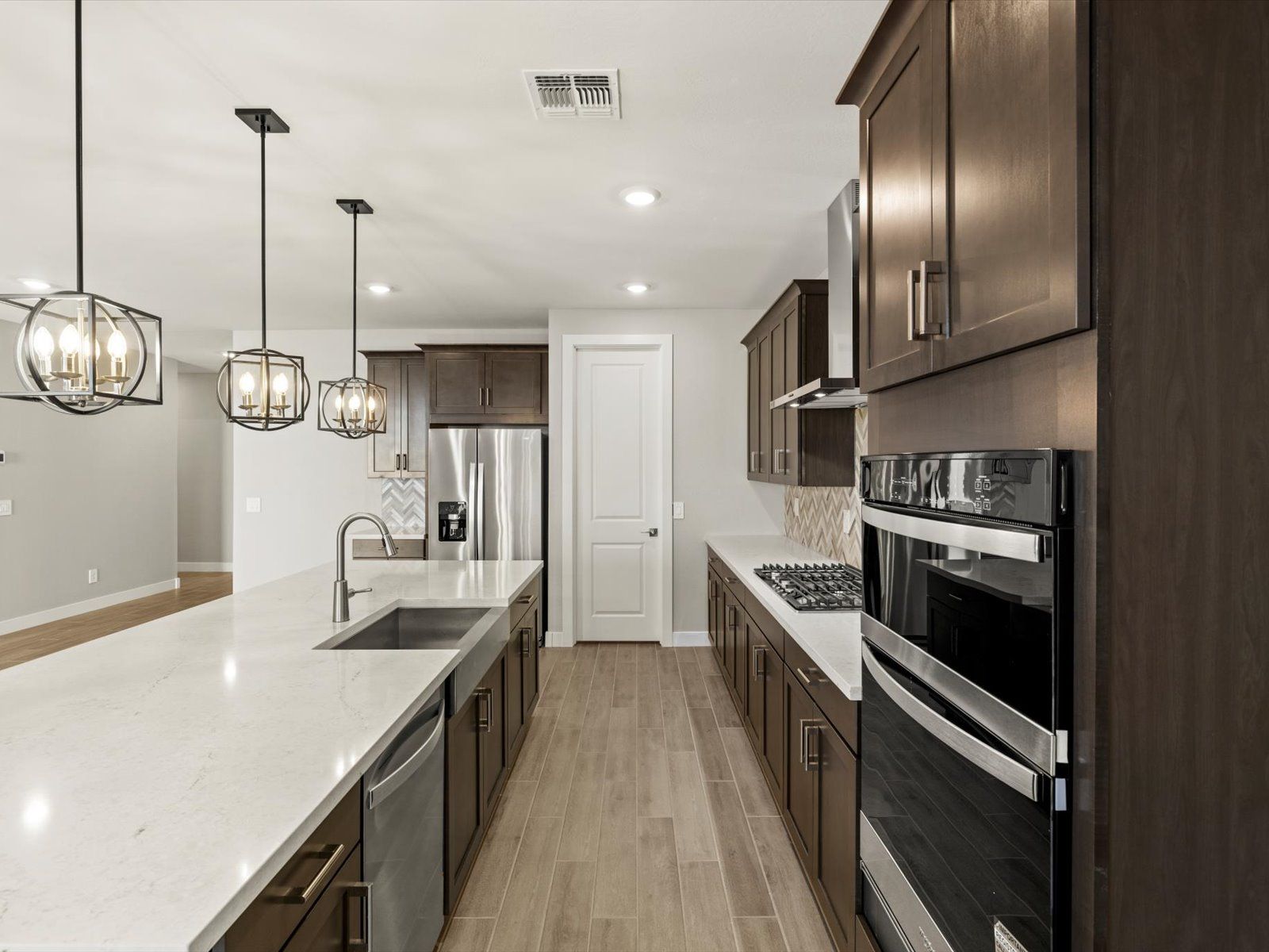 PHX_Paloma-Creek_Kitchen_15936-W-El-Cortez-Place