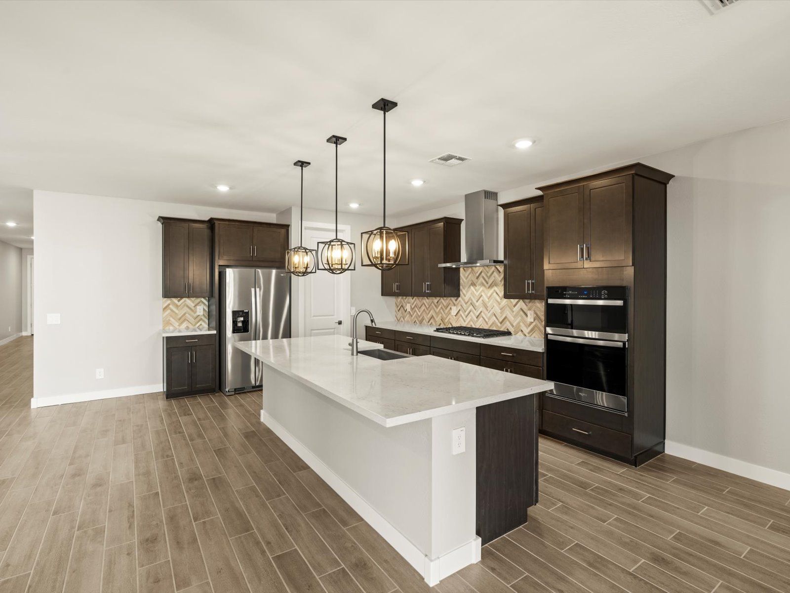 PHX_Paloma-Creek_Kitchen_15936-W-El-Cortez-Place