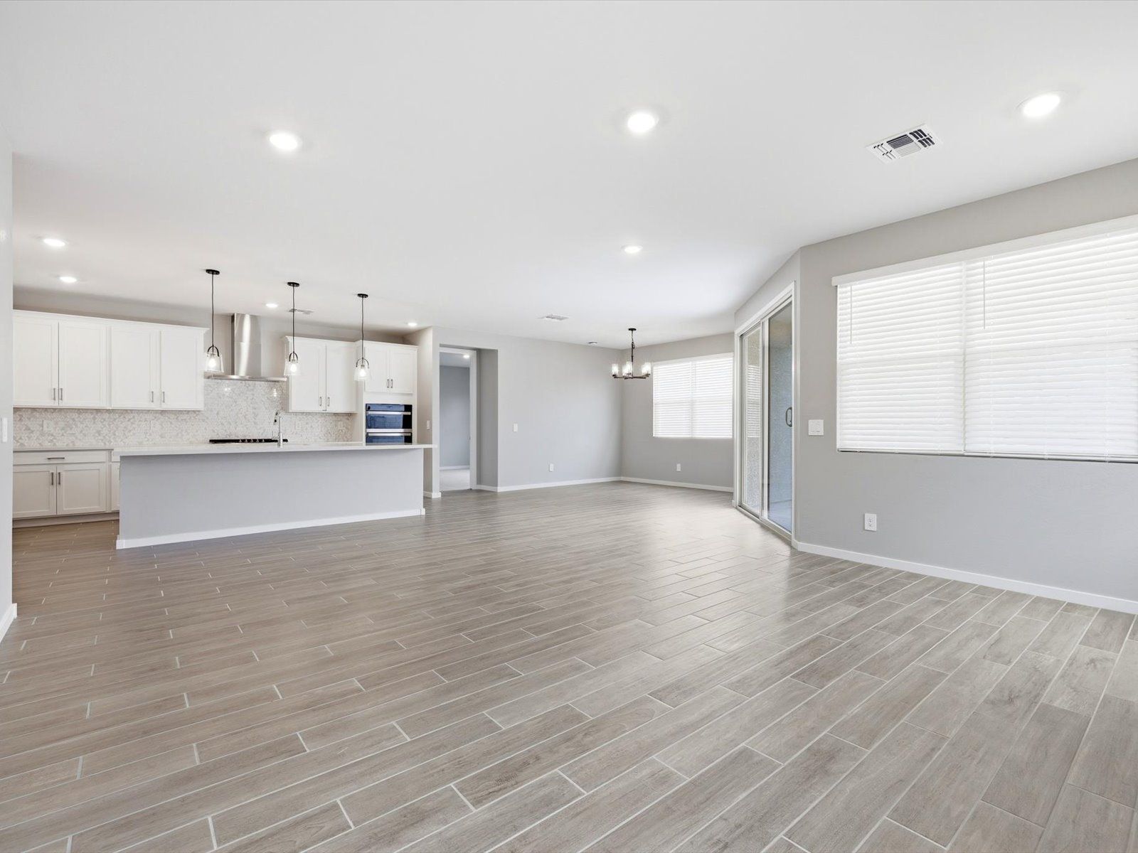 PHX_Paloma-Creek_Amber_Living-Area_E_15784-W-El-Cortez-Pl