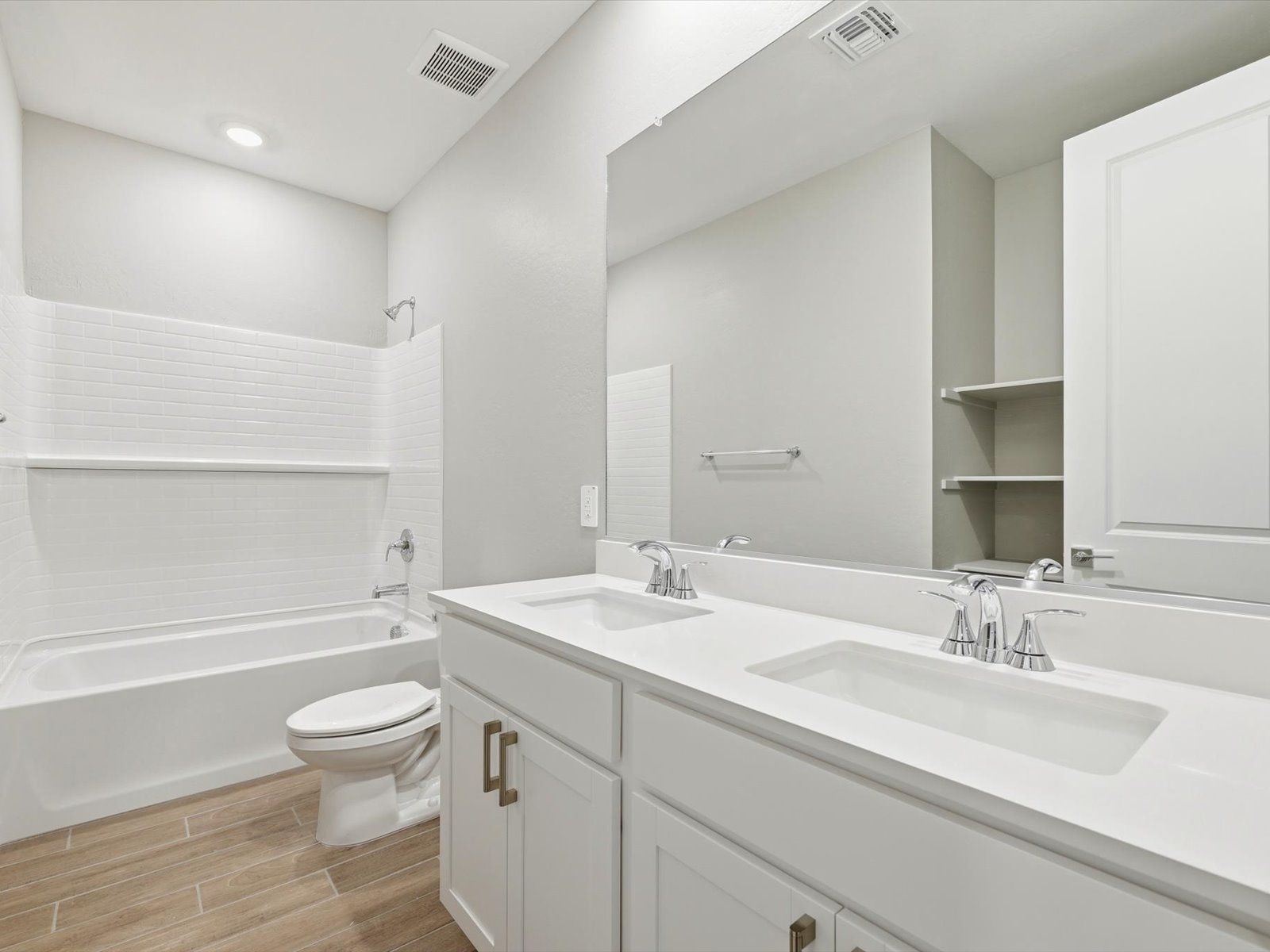 PHX_Paloma-Creek_Amber_Bathroom_E_15784-W-El-Cortez-Pl