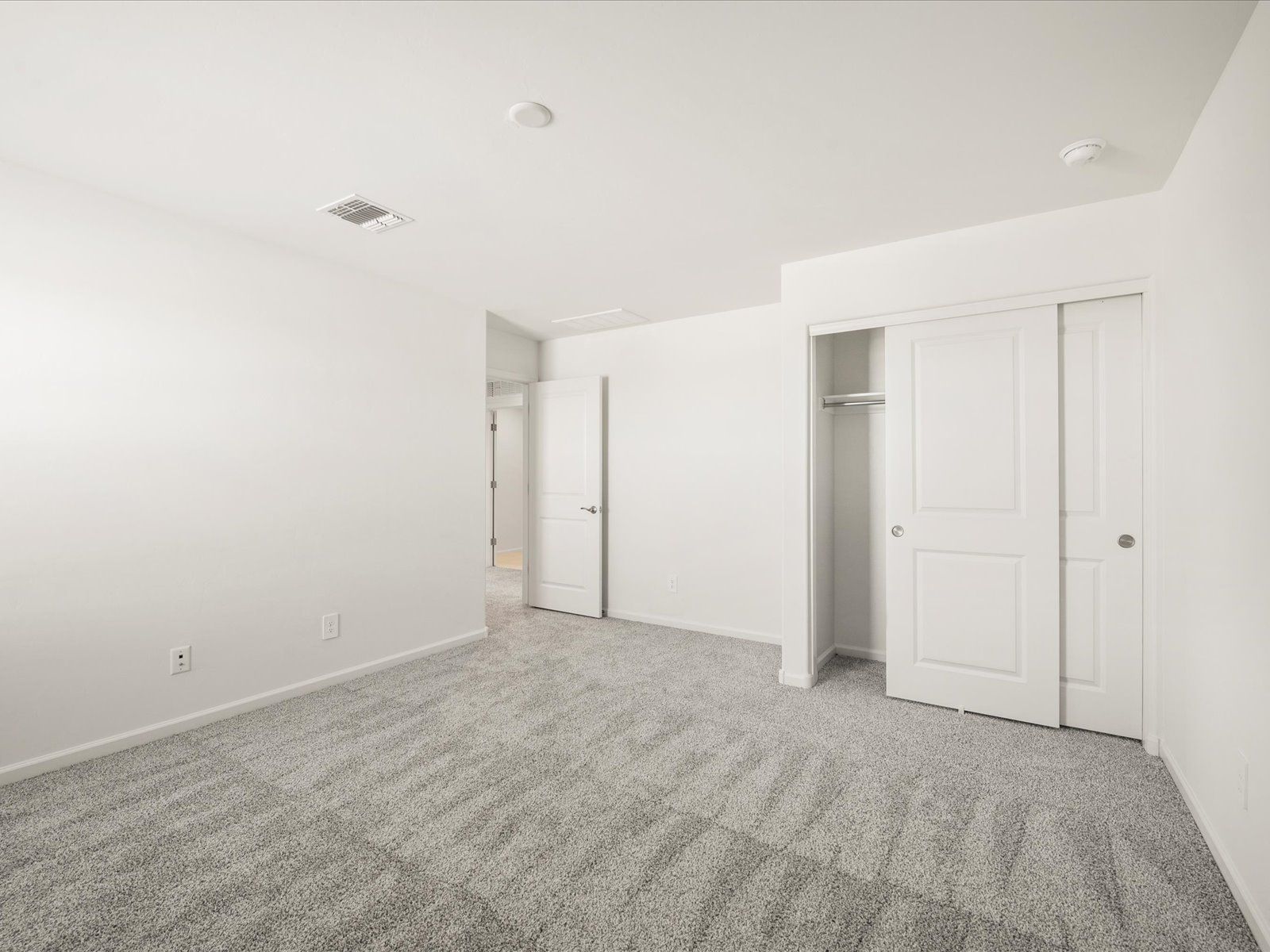 TUC_Alamar-At-Rocking-K_1820-C_Bedroom_8320-S-Cabari-Mine-Wy