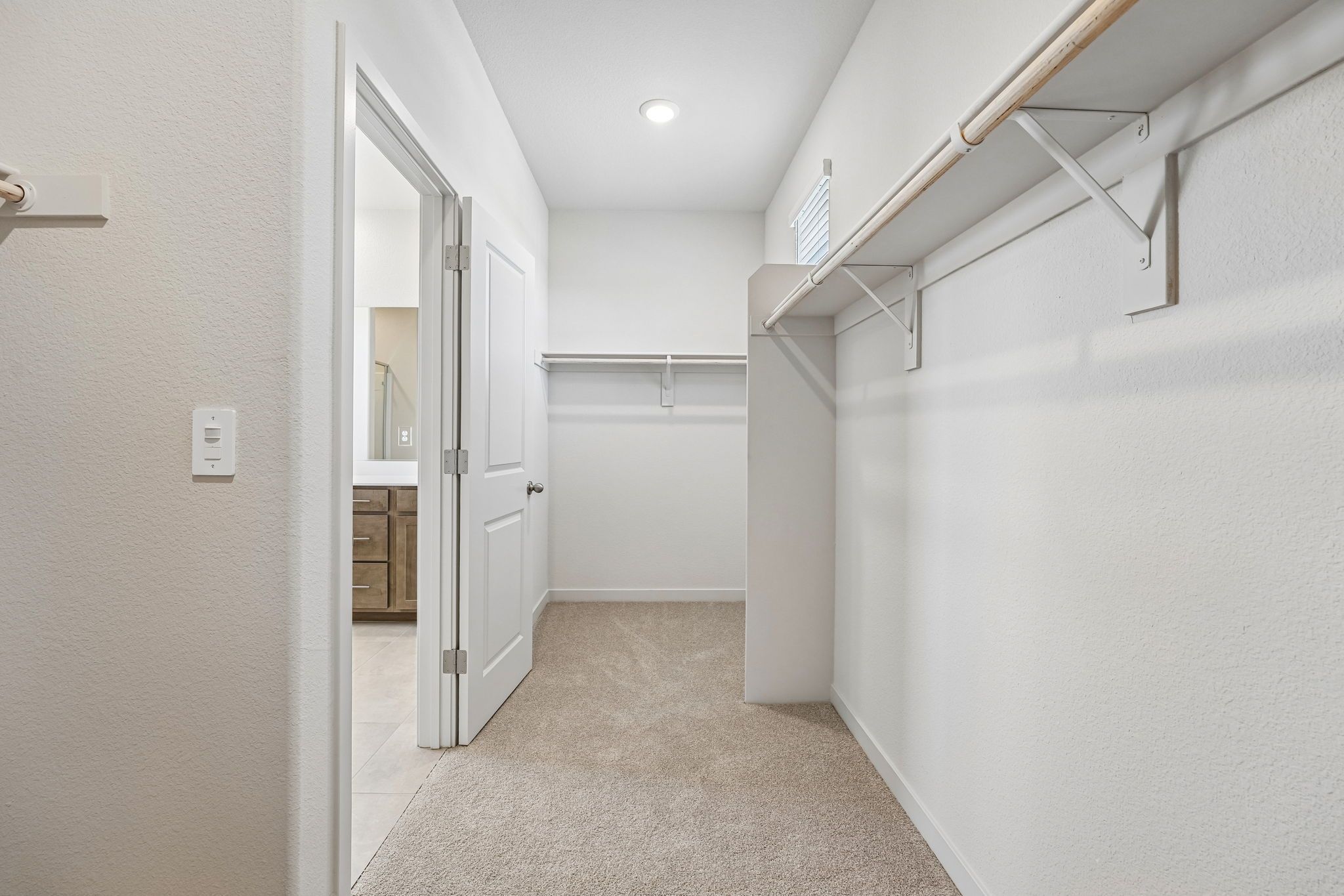 Walk-in Closet
