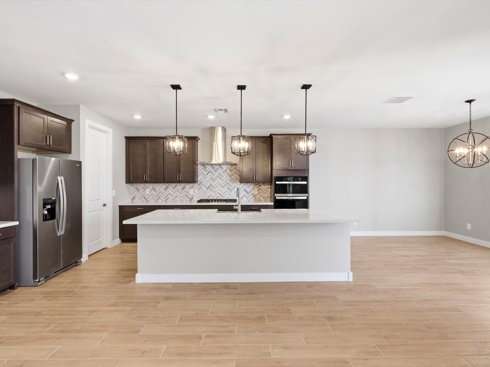 PHX_White-Tank-Foothills_Bailey_Kitchen_E_8078-N-185th-Dr