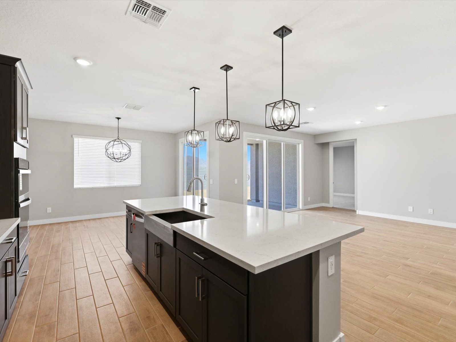 PHX_White-Tank-Foothills_Bailey_Kitchen_E_8078-N-185th-Dr