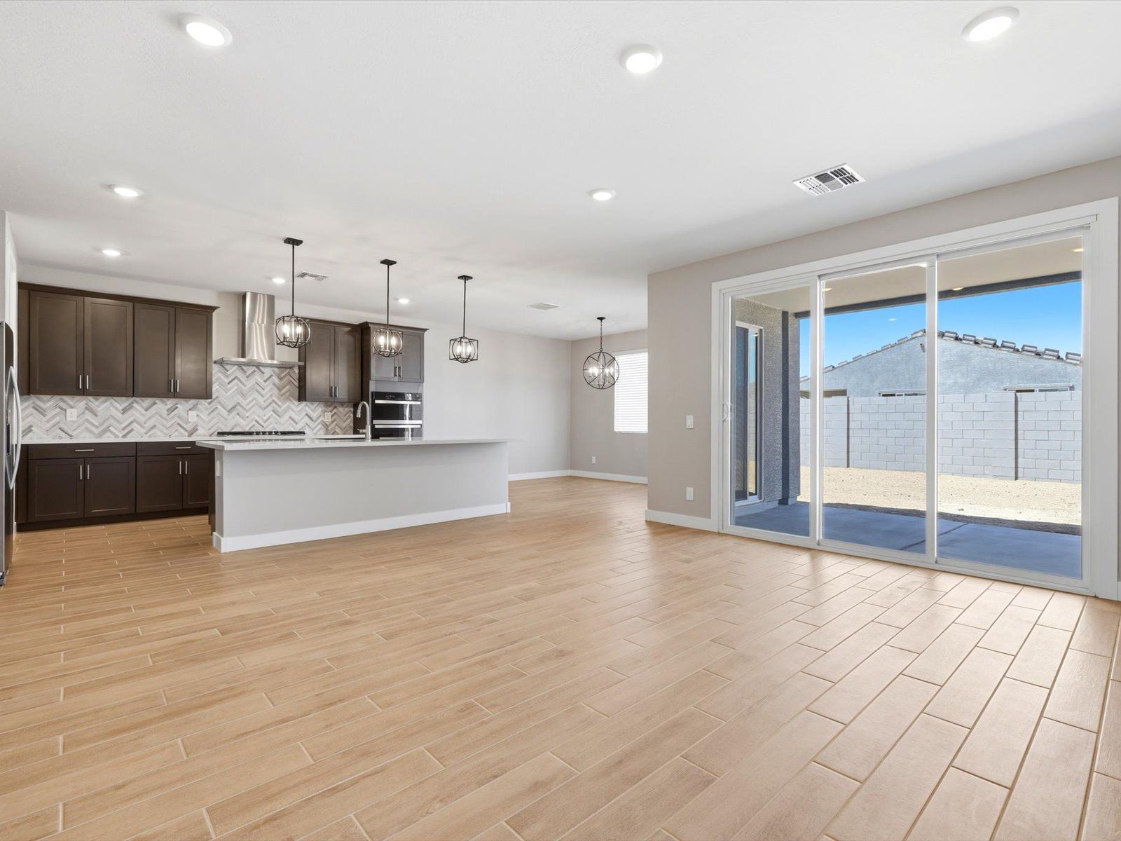 PHX_White-Tank-Foothills_Bailey_Living-Area_E_8078-N-185th-Dr