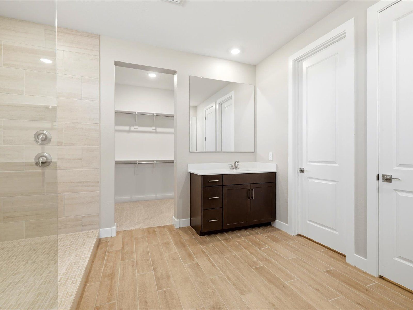 PHX_White-Tank-Foothills_Bailey_Bathroom_E_8078-N-185th-Dr
