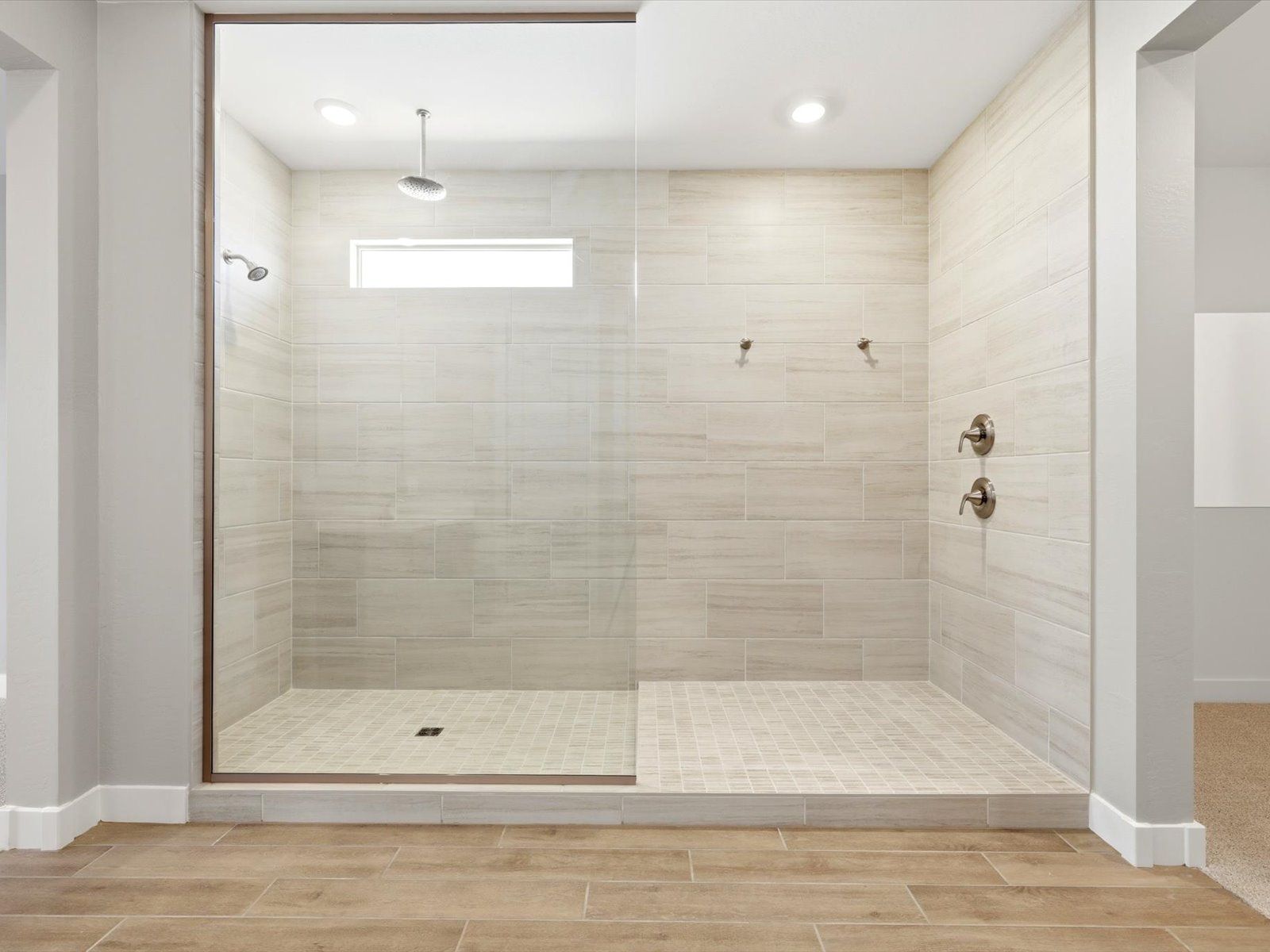 PHX_White-Tank-Foothills_Bailey_Bathroom_E_8078-N-185th-Dr