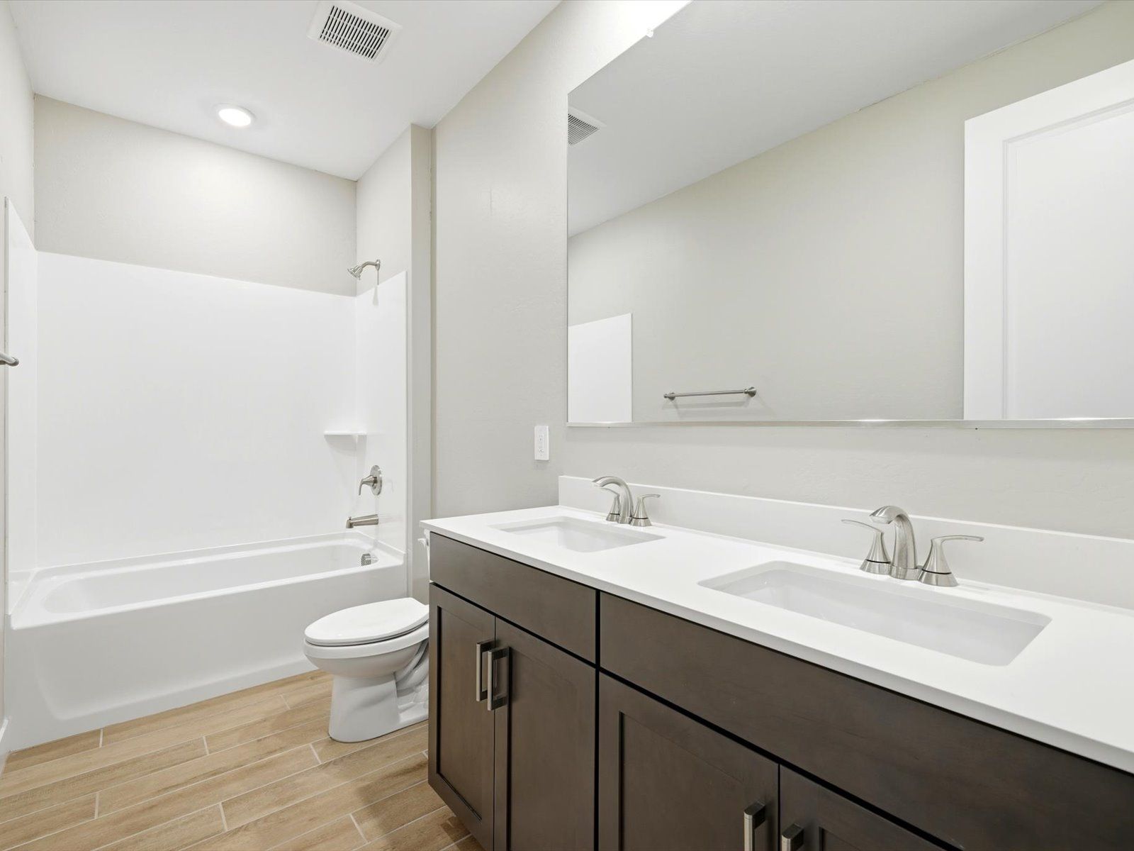 PHX_White-Tank-Foothills_Bailey_Bathroom_E_8078-N-185th-Dr