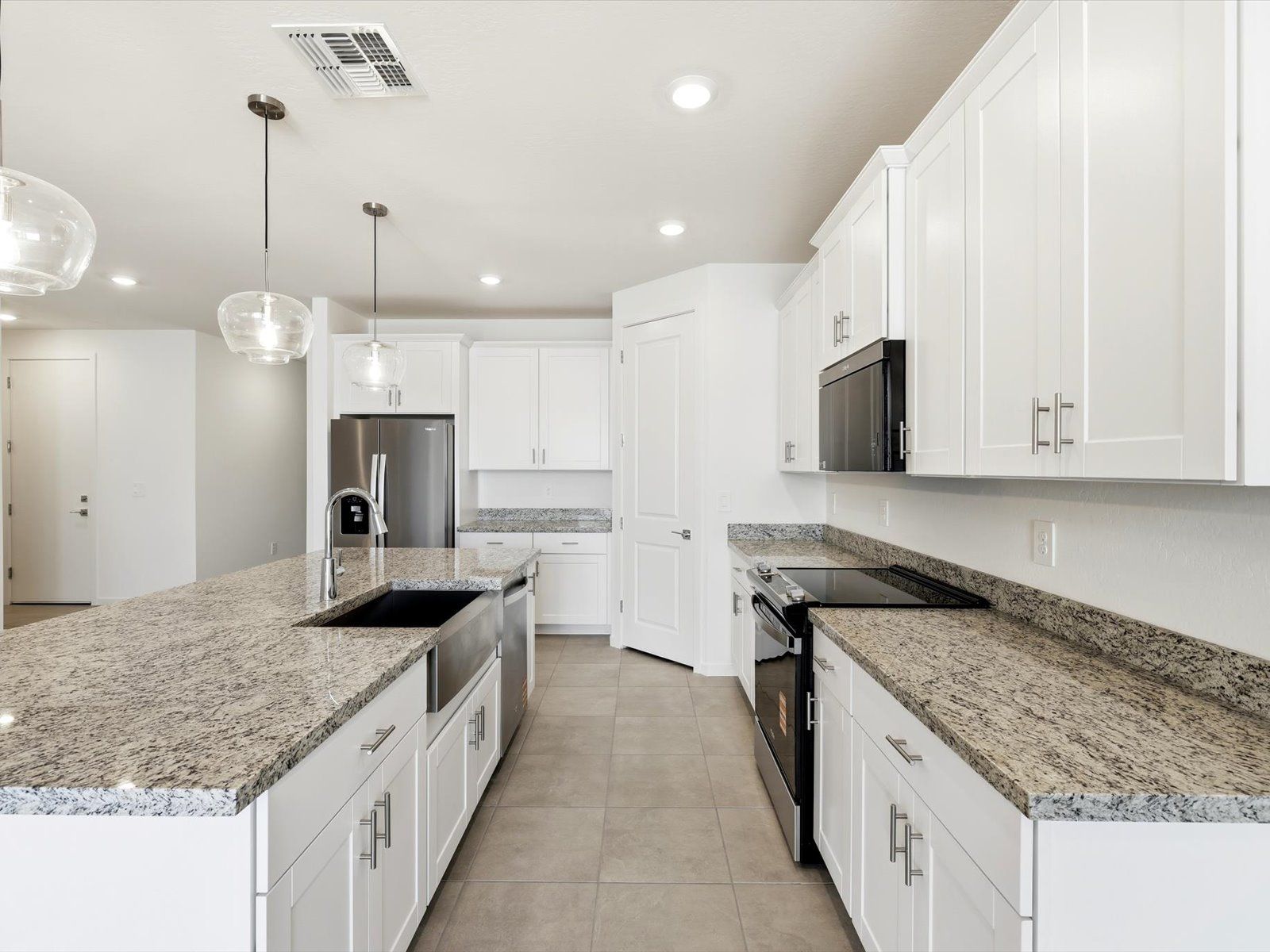 PHX_Allure-Vista_Kitchen_24442-Grove-St
