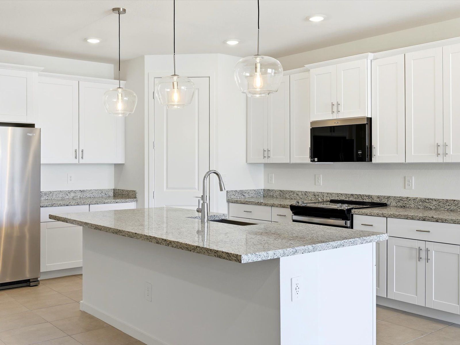 PHX_Allure-Vista_Kitchen_24442-Grove-St