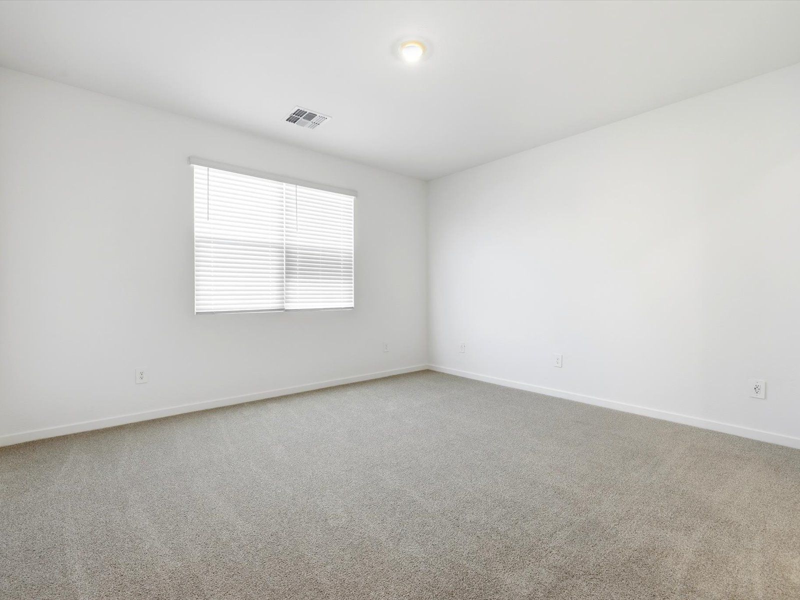 PHX_Allure-Vista_Bedroom_24442-Grove-St