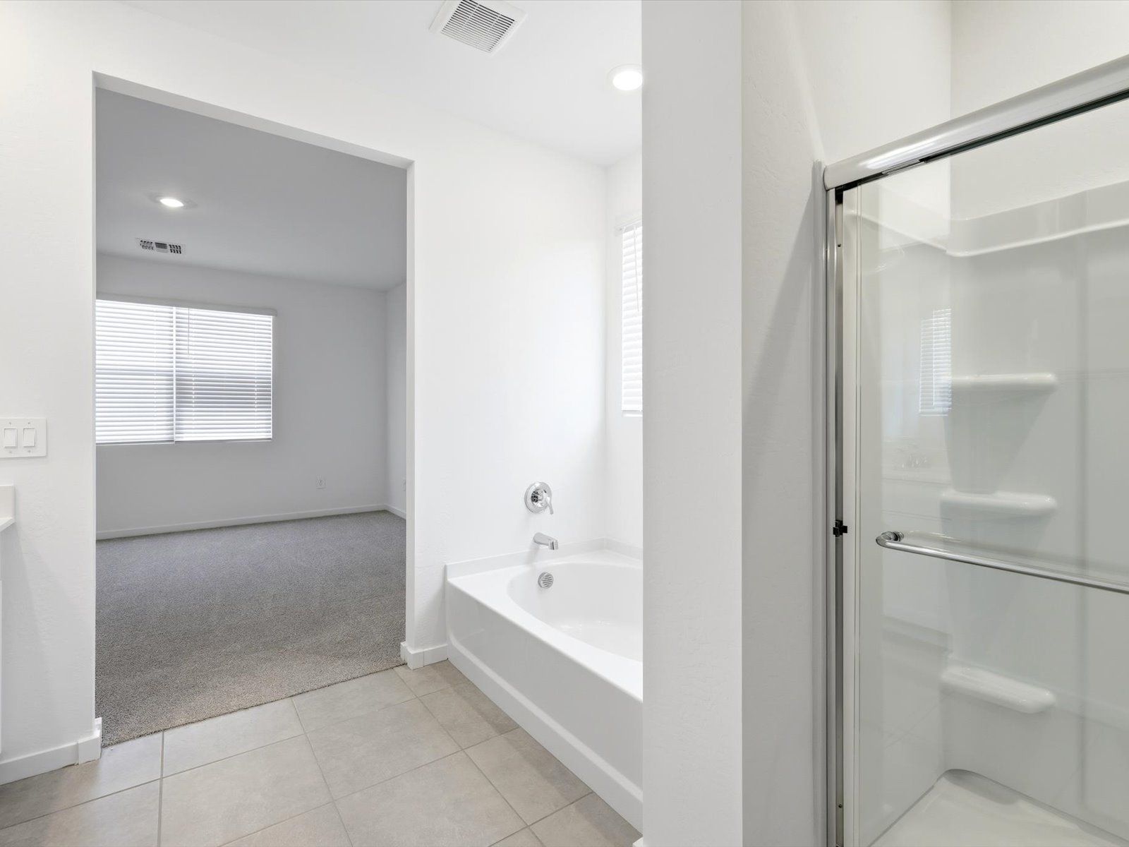 PHX_Allure-Vista_Bathroom_24442-Grove-St