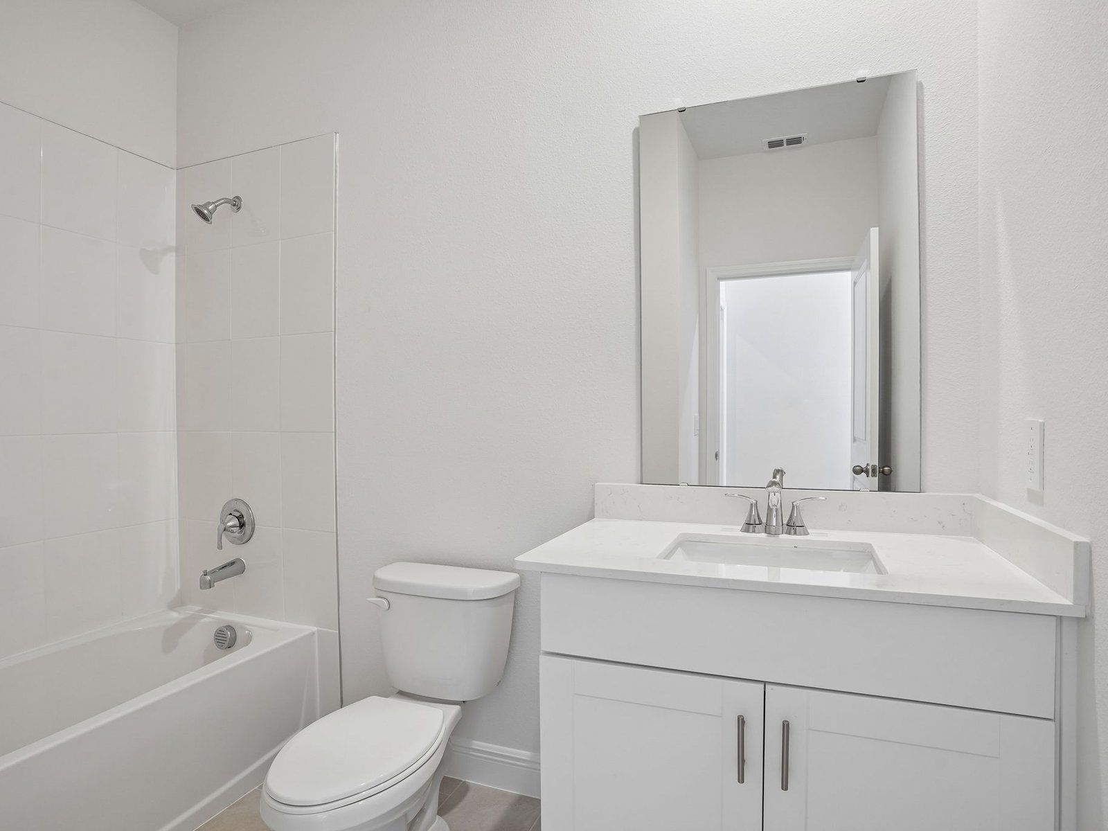Secondary bathroom in the Sycamore floorplan