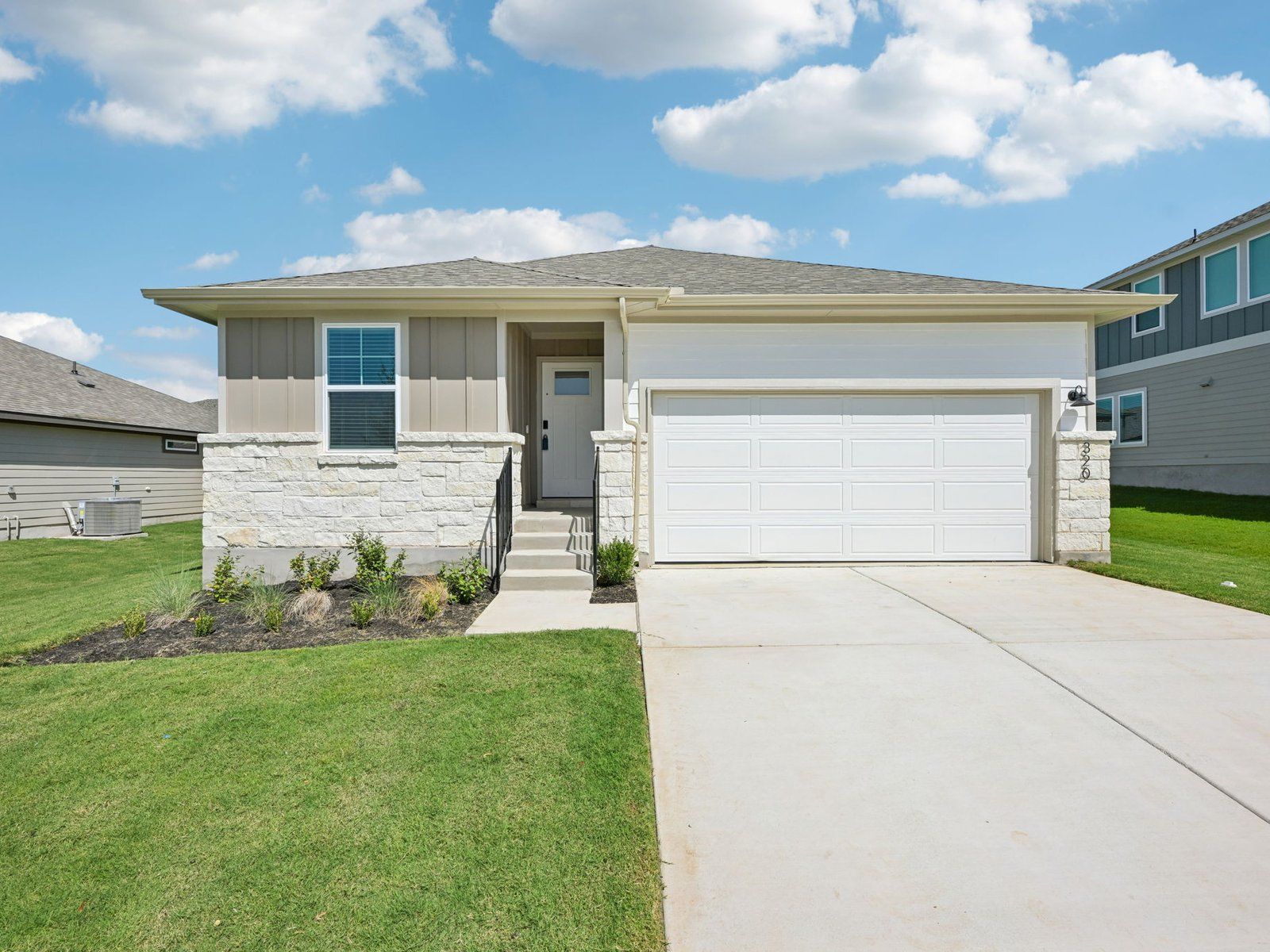 320 Wheel Horse Road Front Exterior