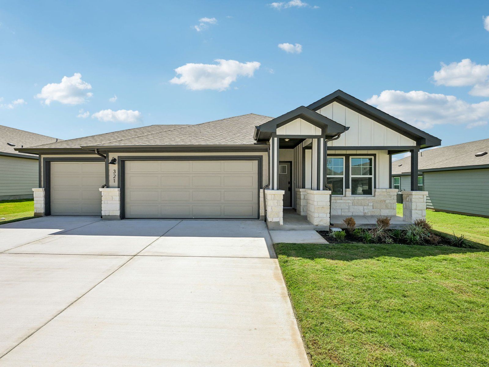 321 Wheel Horse Road Front Exterior