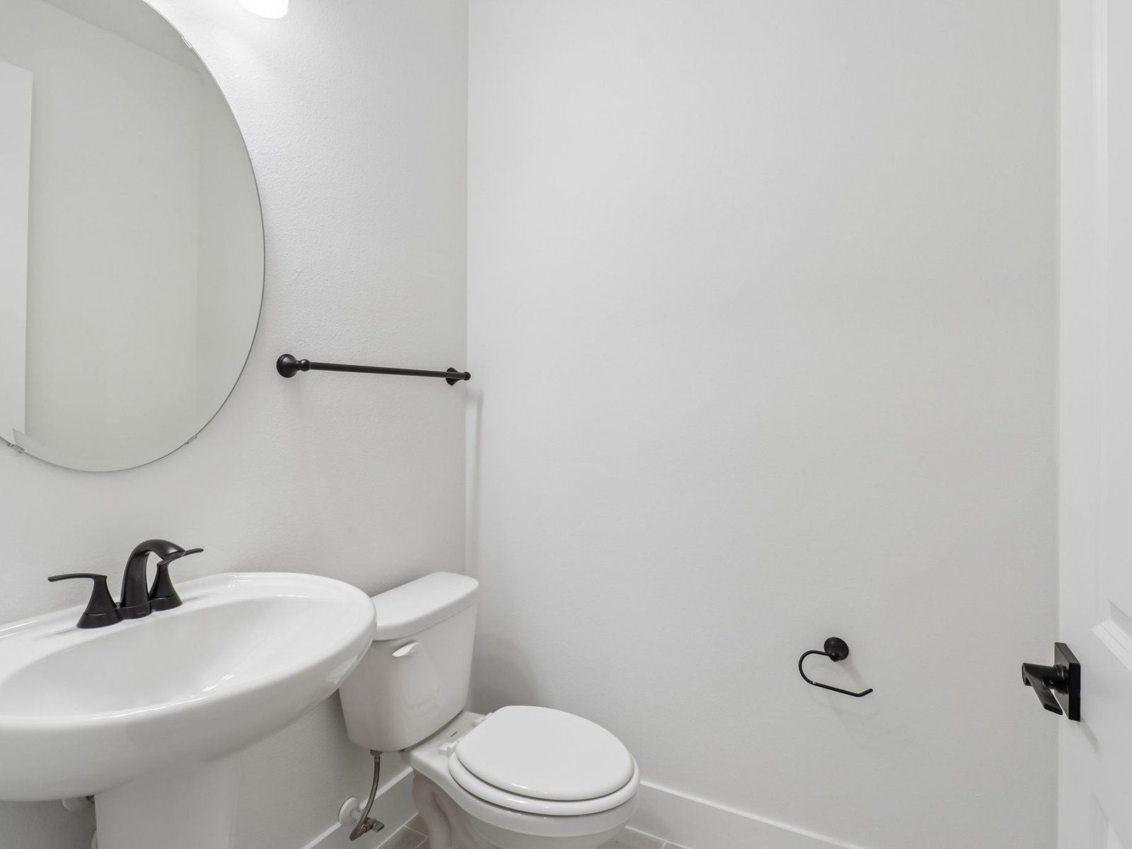 Secondary bathroom in the Zircon floorplan