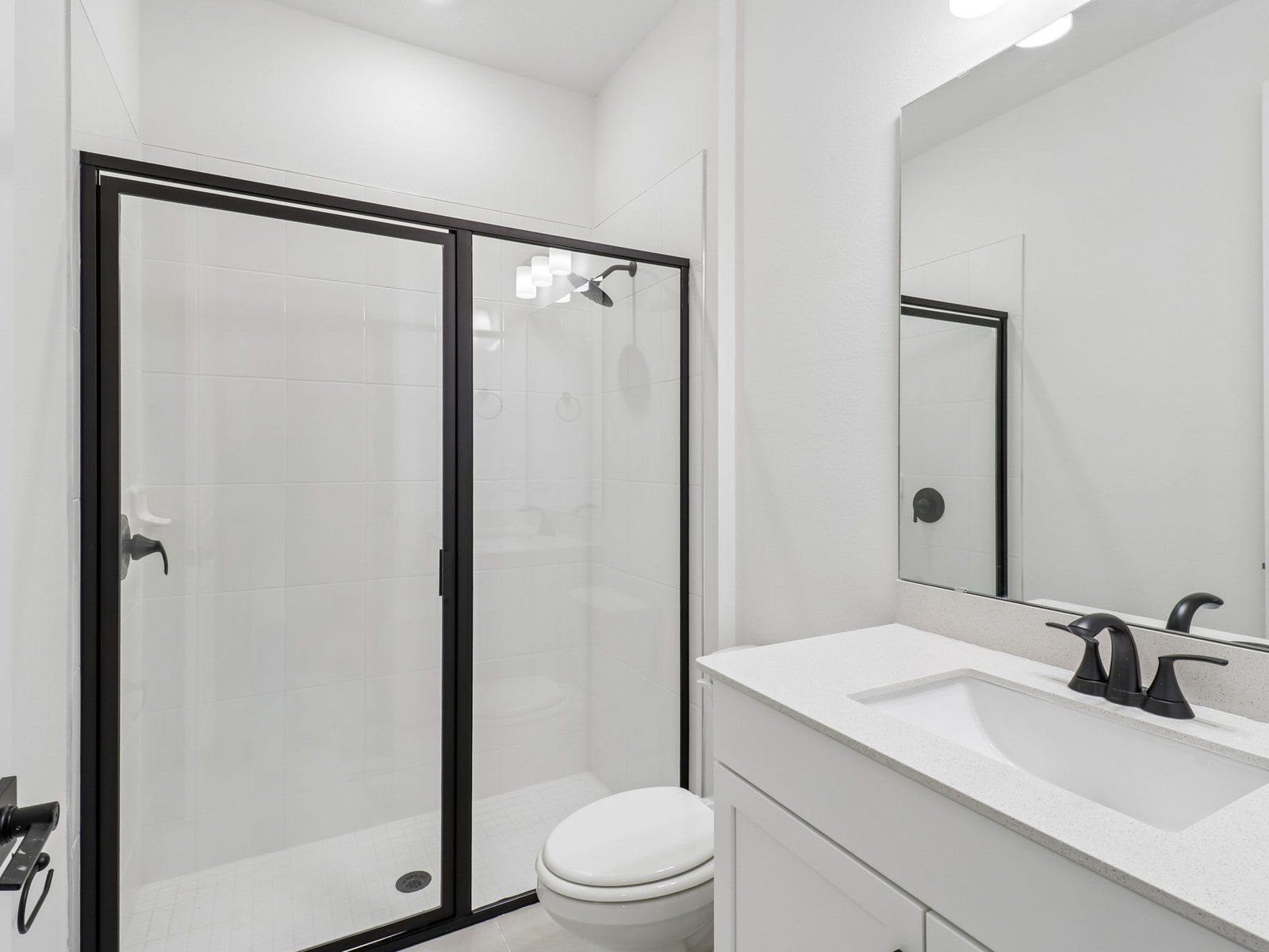 Secondary bathroom in the Zircon floorplan