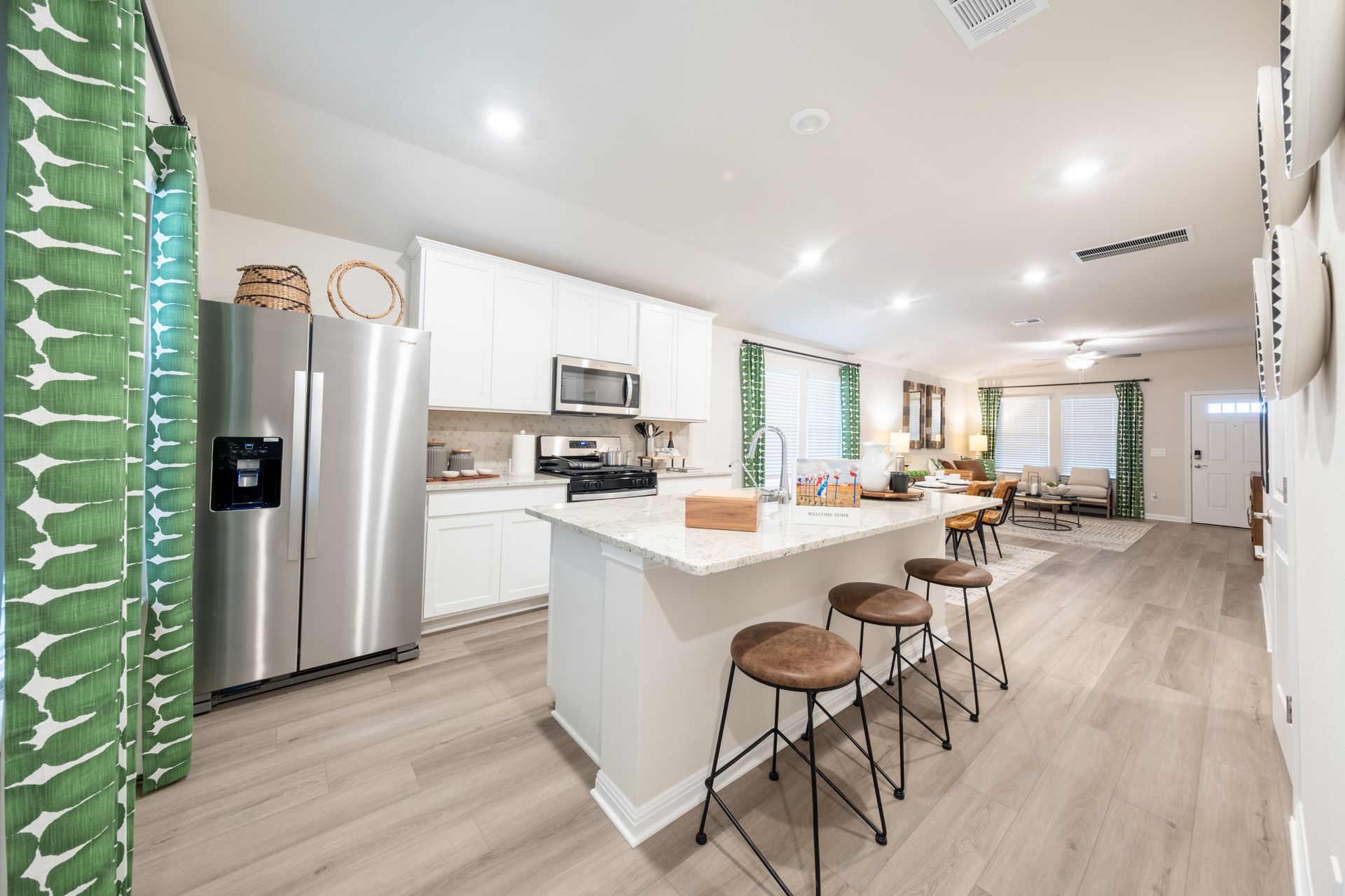 The Braman (810) Floorplan
