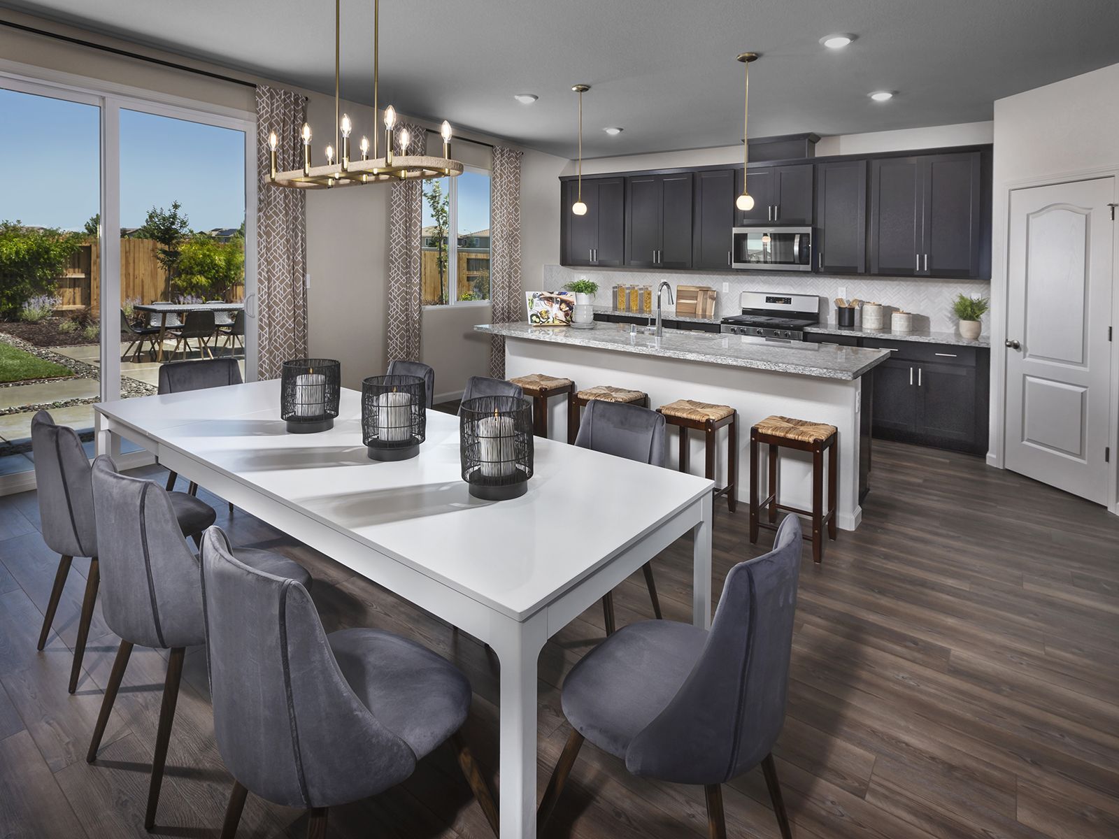 Residence 4 dining room modeled at a nearby Meritage community.