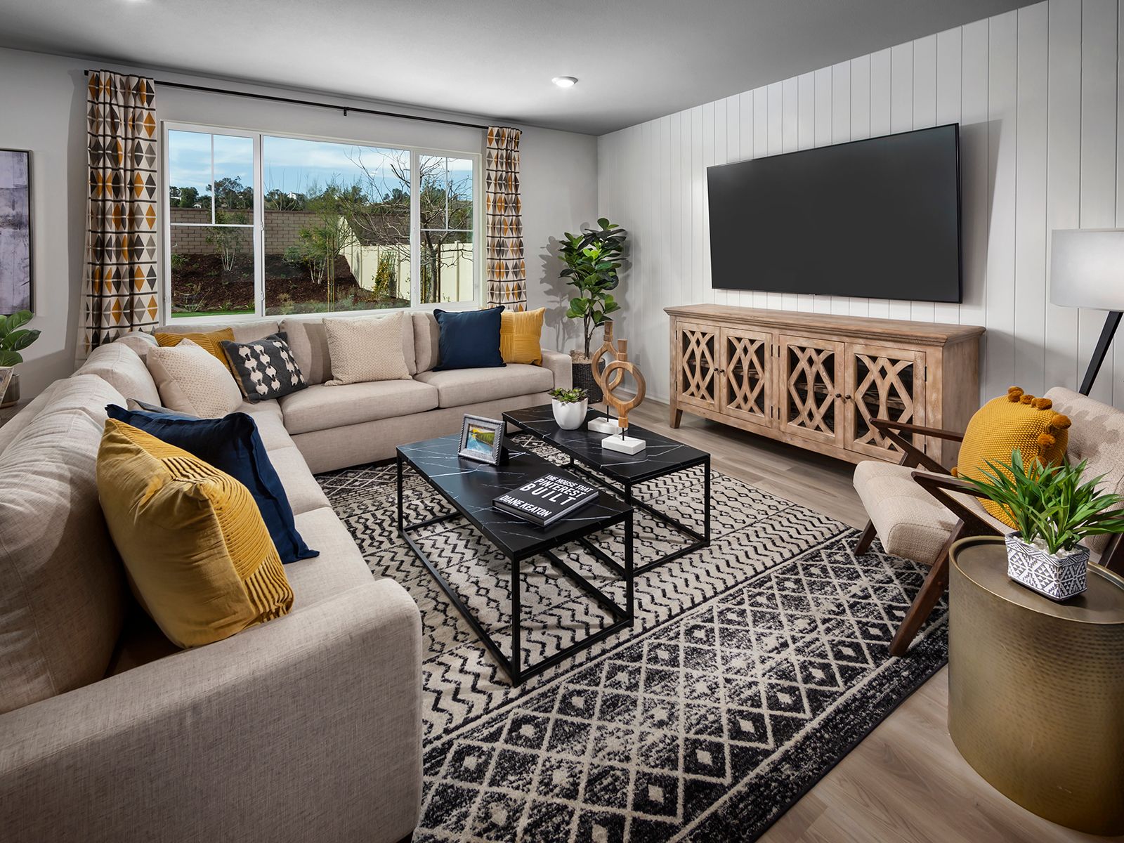 19541 Hanging Rock Road. Lake Elsinore, CA 92532