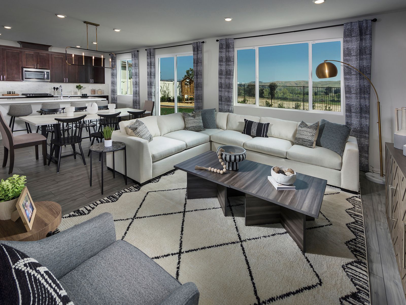 casa en Lucent at University Park por Meritage Homes
