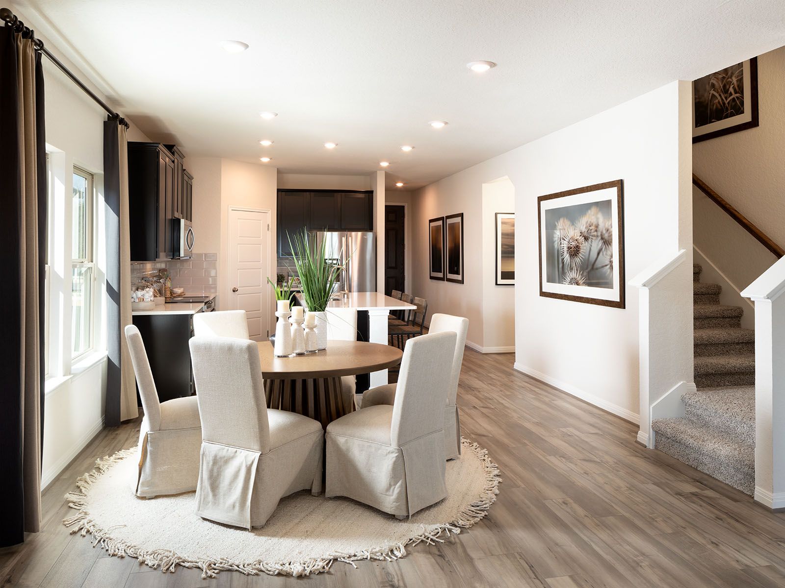 The open floorplan provides for excellent entertaining.